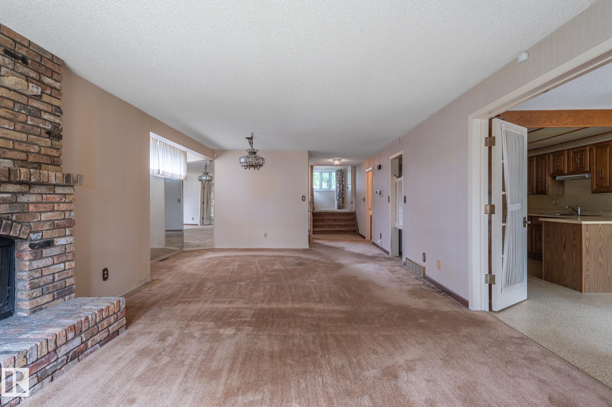Photo 19 at 33 Whiteoaks Estates, Woodlands, St. Albert