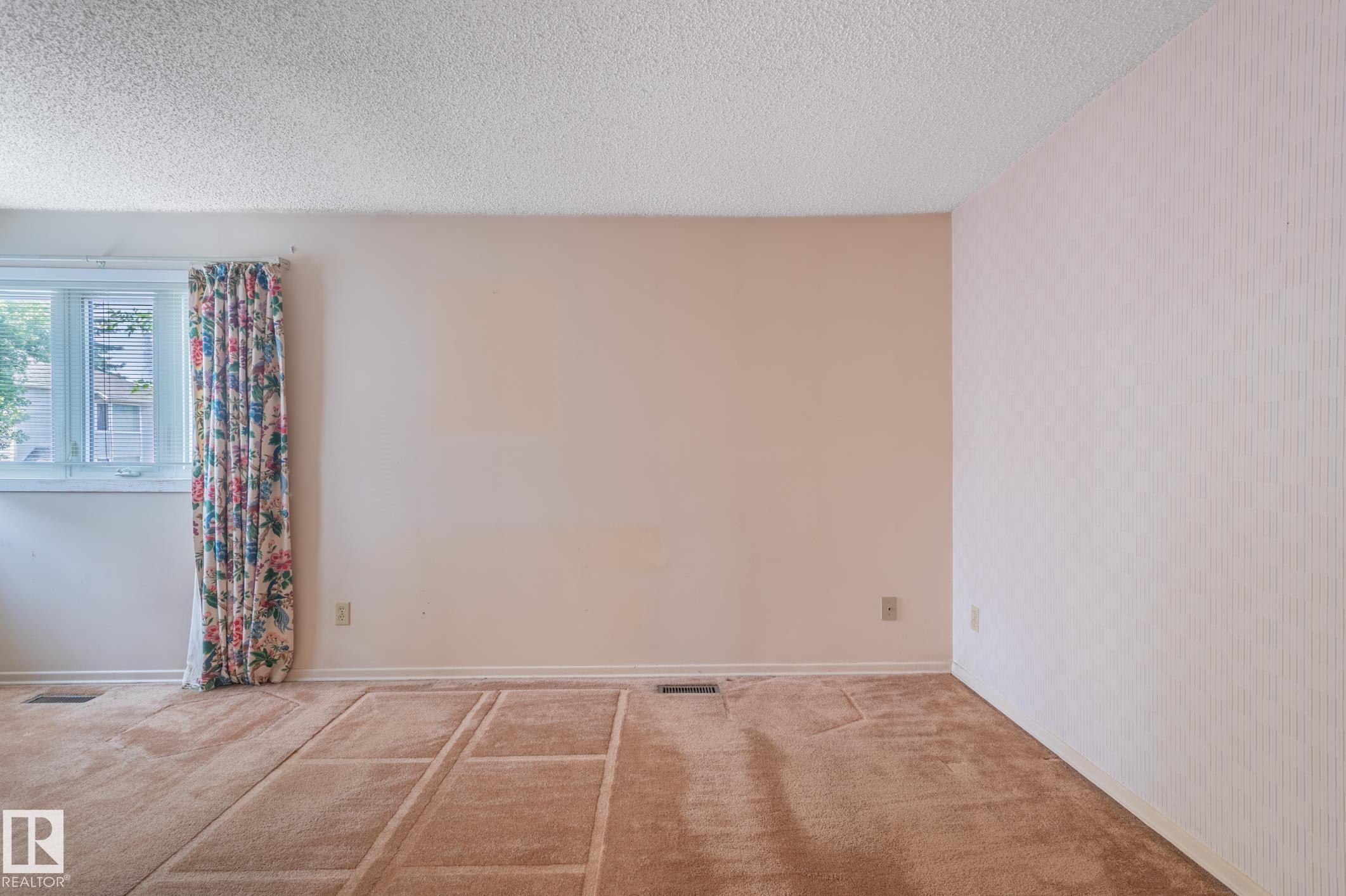 Photo 33 at 33 Whiteoaks Estates, Woodlands, St. Albert