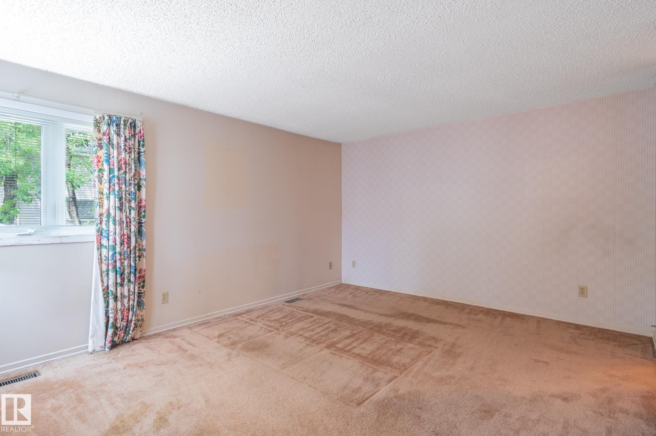 Photo 34 at 33 Whiteoaks Estates, Woodlands, St. Albert
