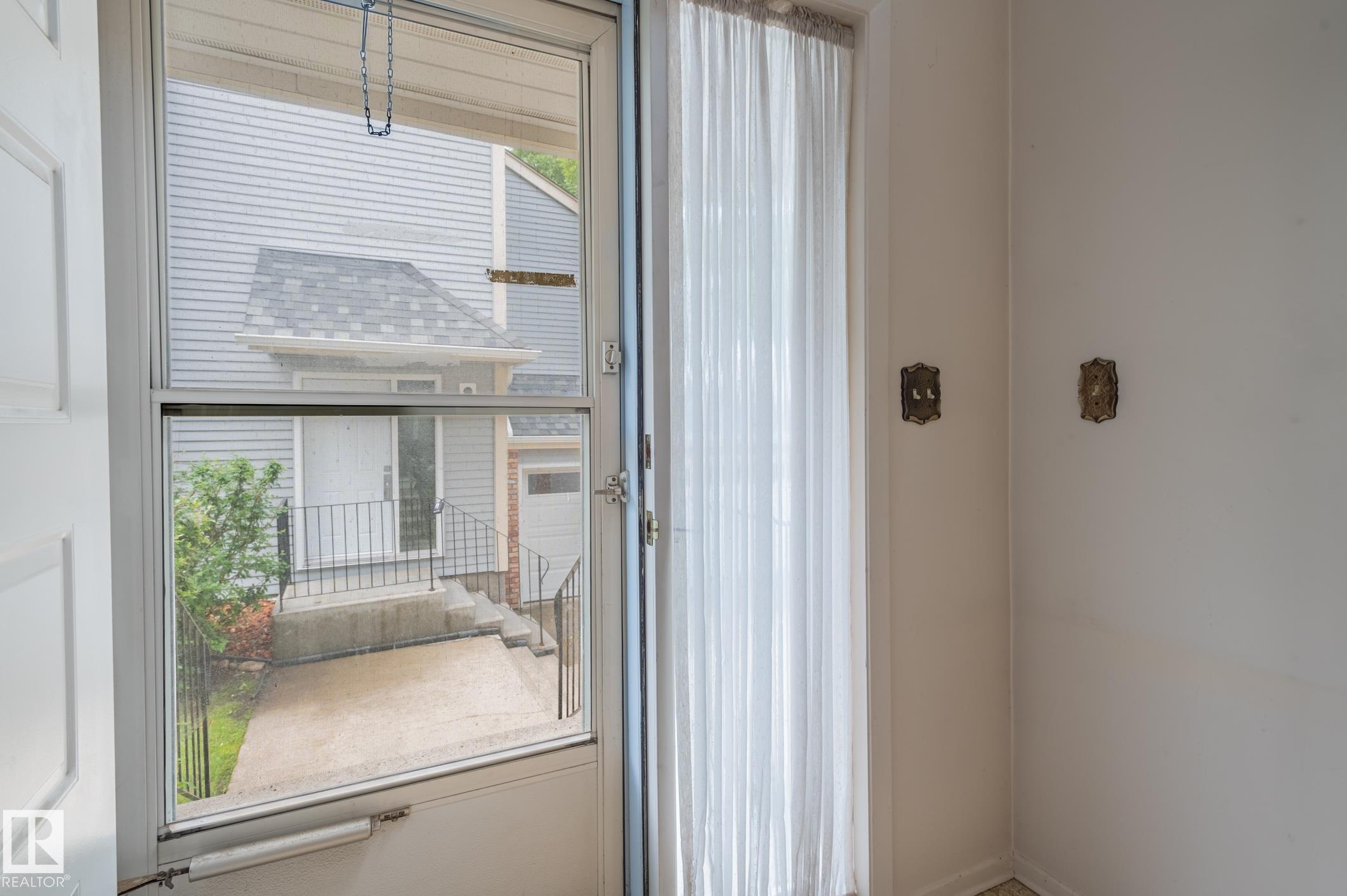 33 Whiteoaks Estates, Woodlands, St. Albert