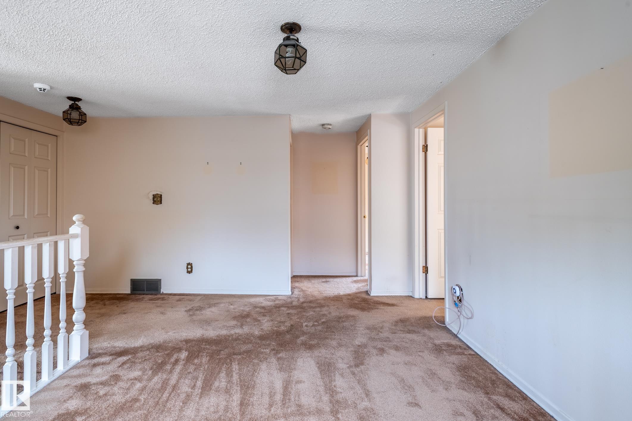 Photo 42 at 33 Whiteoaks Estates, Woodlands, St. Albert