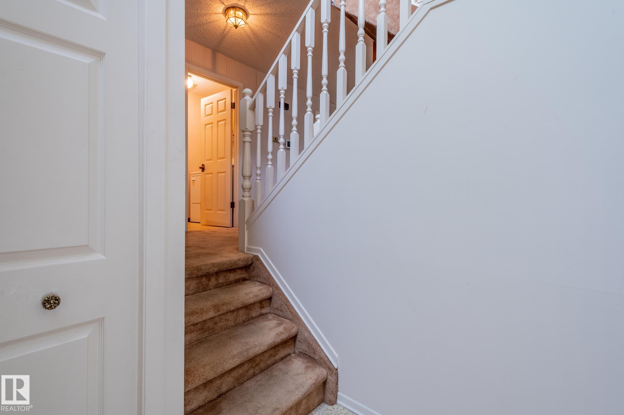 Photo 6 at 33 Whiteoaks Estates, Woodlands, St. Albert
