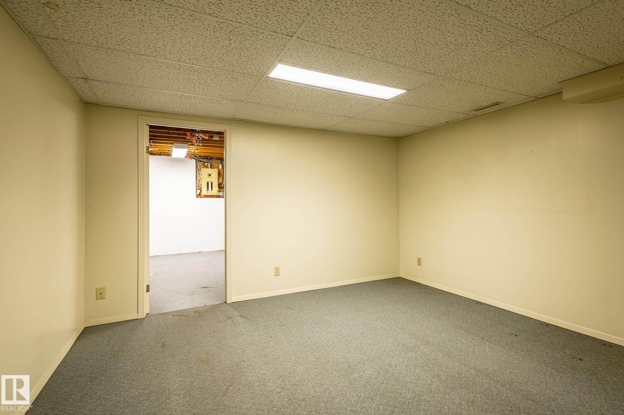 Photo 52 at 33 Whiteoaks Estates, Woodlands, St. Albert
