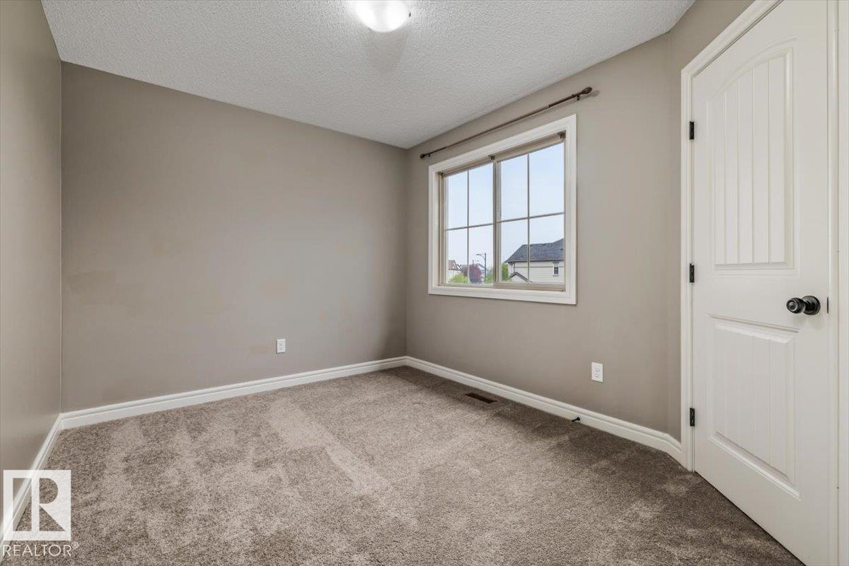 https://zimg.paragon.ice.com/ParagonImages/Property/PM/RAE/225412944/32/0/0/ba74b80811cd1a7c110bb30a52360401/1/6b456d953ae88d84cdc091e8d172ff48/225412944-db491178-2ee4-4ff0-9ef7-51f237c2cb1f.JPG