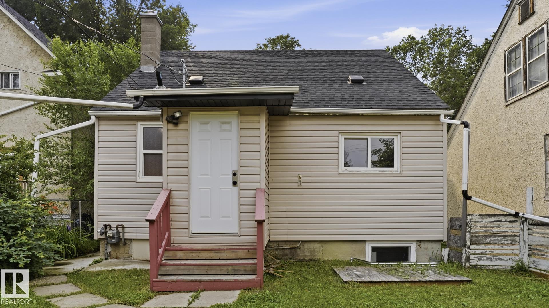 Photo 38 at 11617 84 Street NW, Parkdale, Edmonton