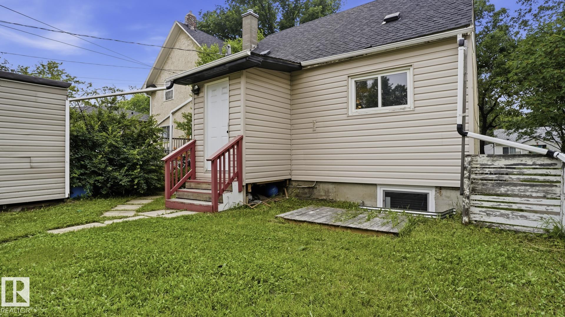 Photo 39 at 11617 84 Street NW, Parkdale, Edmonton