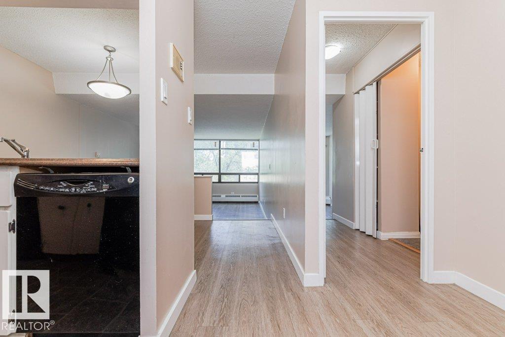 Photo 11 at 327 - 10160 114 Street NW, Wîhkwêntôwin, Edmonton