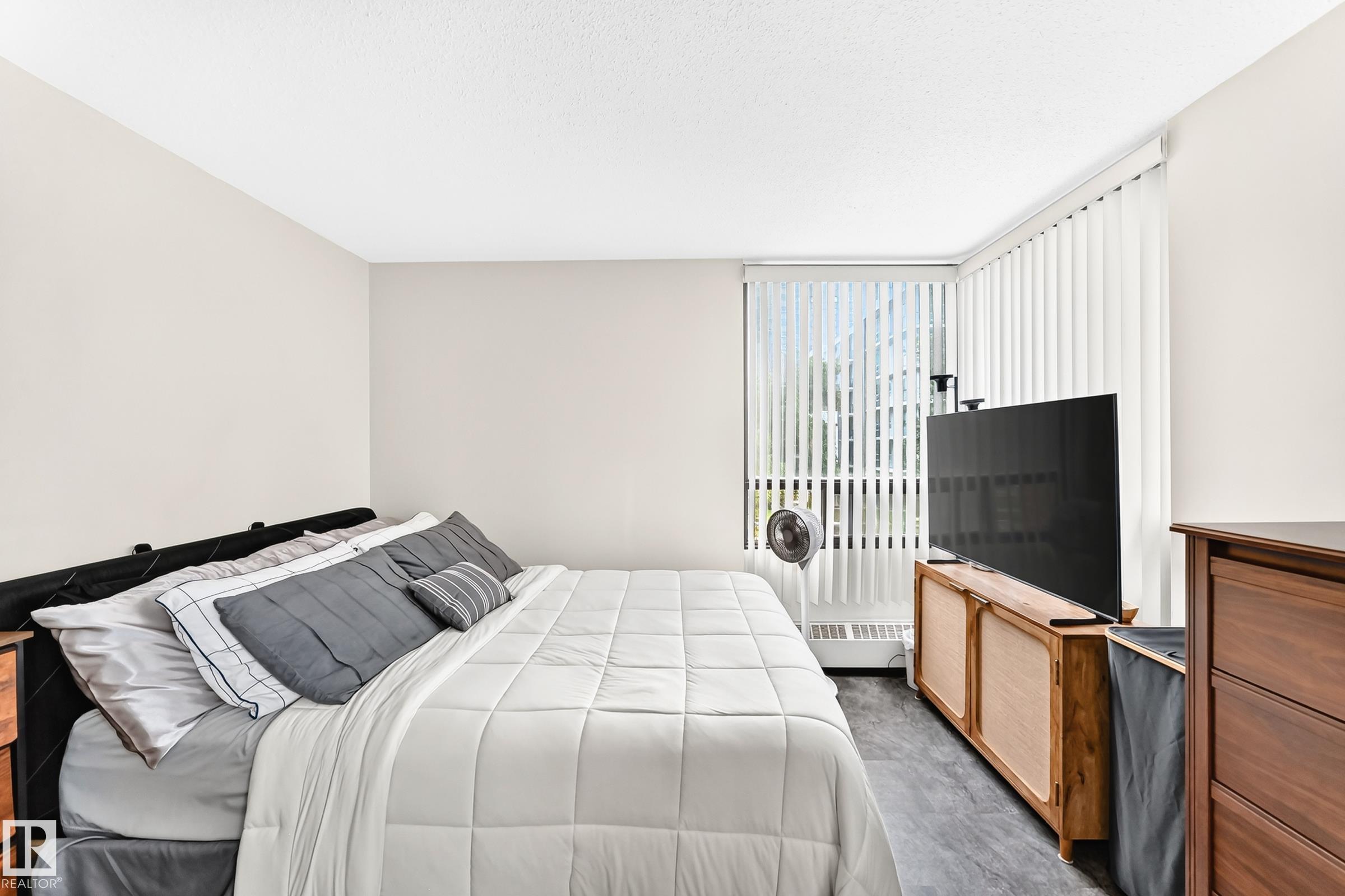 Photo 8 at 230 - 10160 114 Street NW, Wîhkwêntôwin, Edmonton
