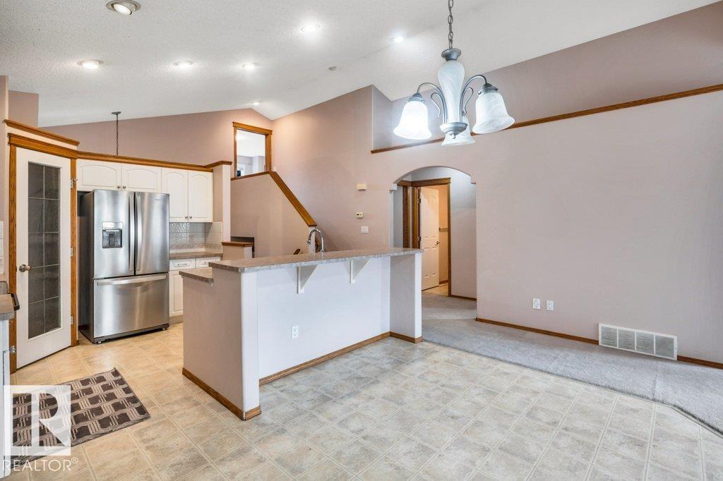 https://zimg.paragon.ice.com/ParagonImages/Property/PM/RAE/225412985/14/0/0/89442a9ce293b9525c53438d4991ff09/1/b236a9102c70628765e59e42c95df123/225412985-1a14a6d7-9b8f-4de3-a618-14dafcdca85b.JPG