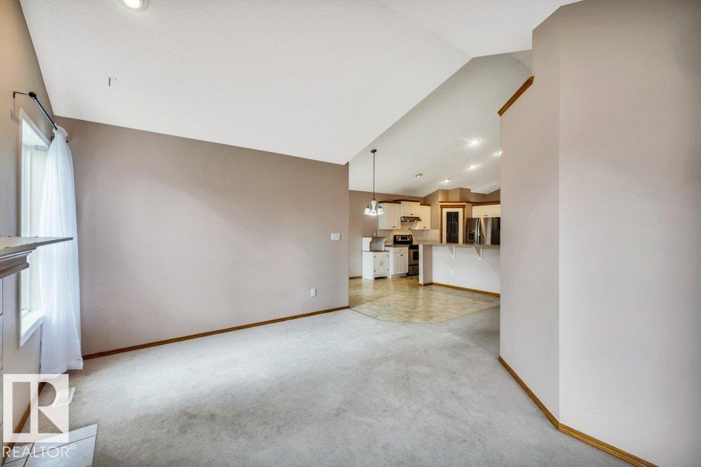 https://zimg.paragon.ice.com/ParagonImages/Property/PM/RAE/225412985/17/0/0/88a96c30d5bbb97c2a93f0182a0caa15/1/b236a9102c70628765e59e42c95df123/225412985-6a1c1c3e-8275-40b8-b6f7-39d33c05a08e.JPG