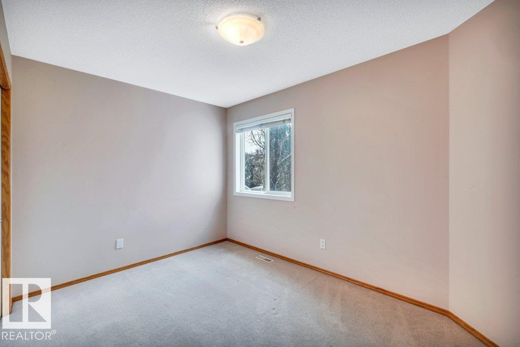 https://zimg.paragon.ice.com/ParagonImages/Property/PM/RAE/225412985/18/0/0/40d623581622ea65811c353f70f9ea2f/1/b236a9102c70628765e59e42c95df123/225412985-9e1c87ca-f127-4c5f-bfd3-cf1f2b49b49c.JPG