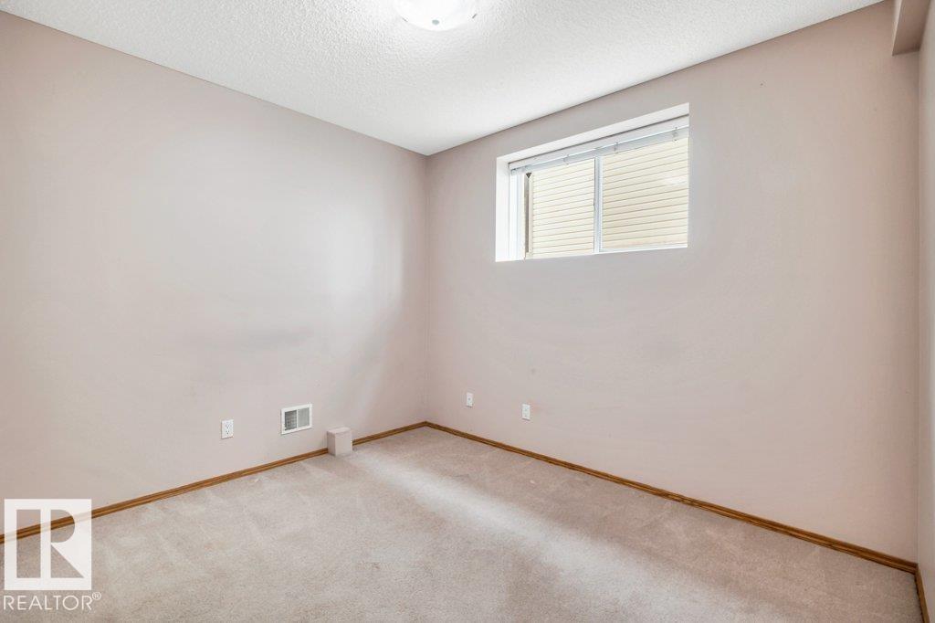 https://zimg.paragon.ice.com/ParagonImages/Property/PM/RAE/225412985/32/0/0/a1a188b43ef81f3614086b32c7a648cd/1/b236a9102c70628765e59e42c95df123/225412985-18ccc84c-eb3c-40e0-8d2e-87e04ac83cf8.JPG