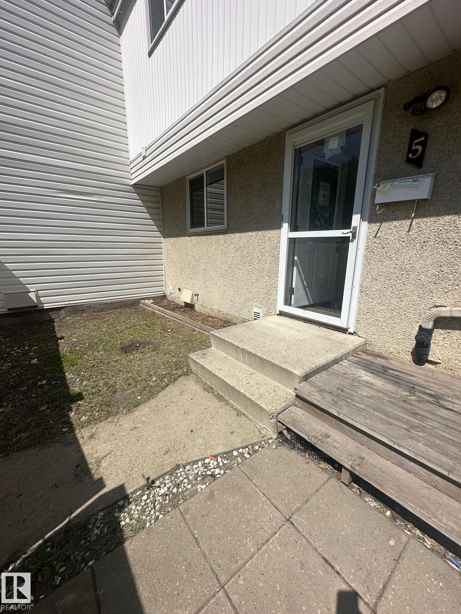 5 Woodvale Village NW, Greenview, Edmonton