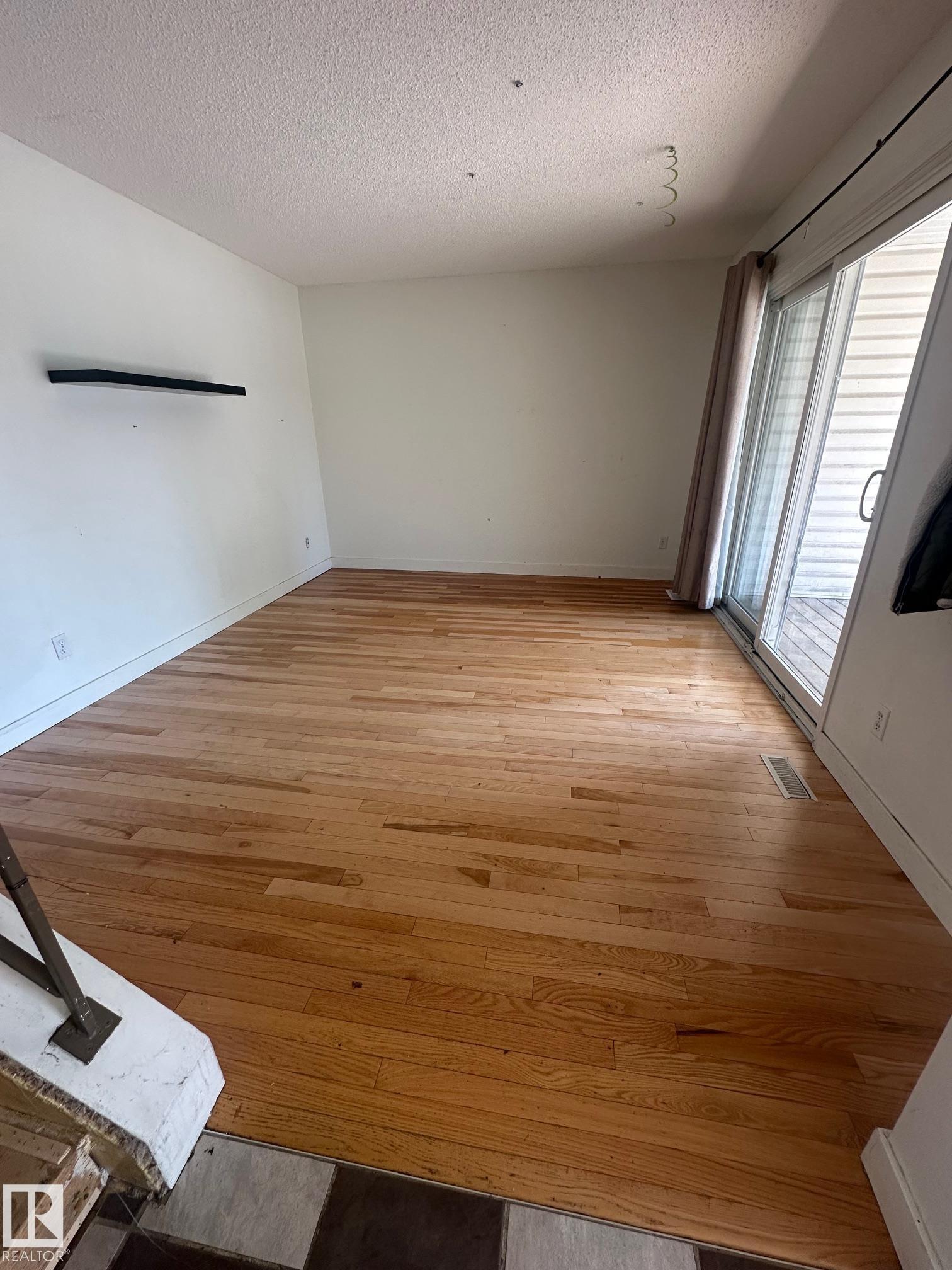 Photo 16 at 5 Woodvale Village NW, Greenview, Edmonton