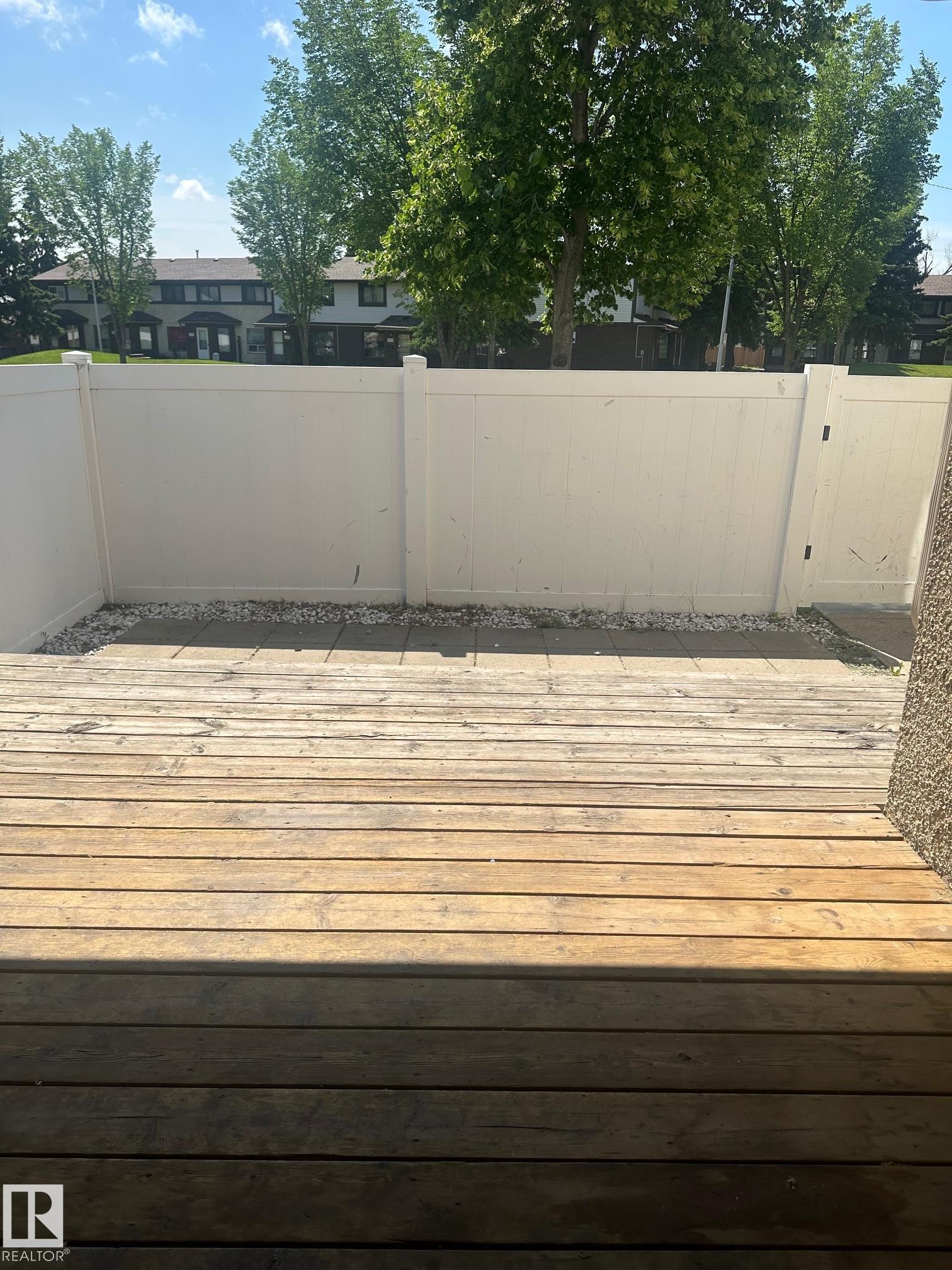 5 Woodvale Village NW, Greenview, Edmonton
