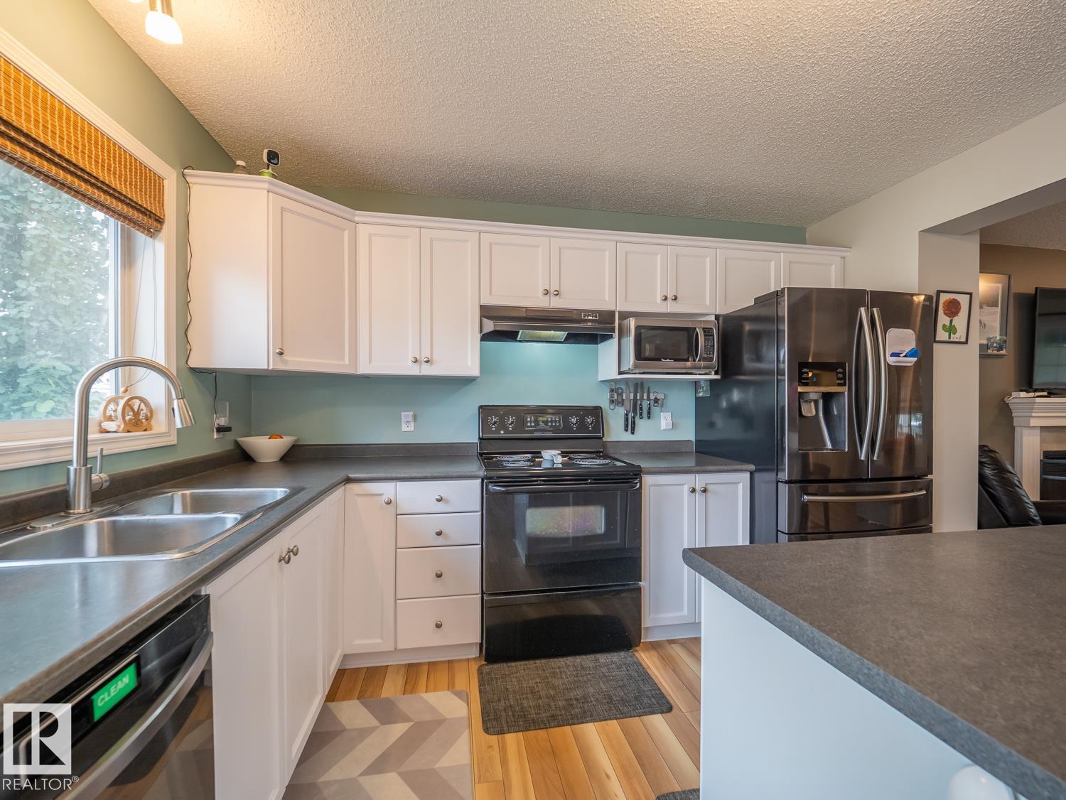 Photo 10 at 12124 17 Avenue SW, Rutherford, Edmonton