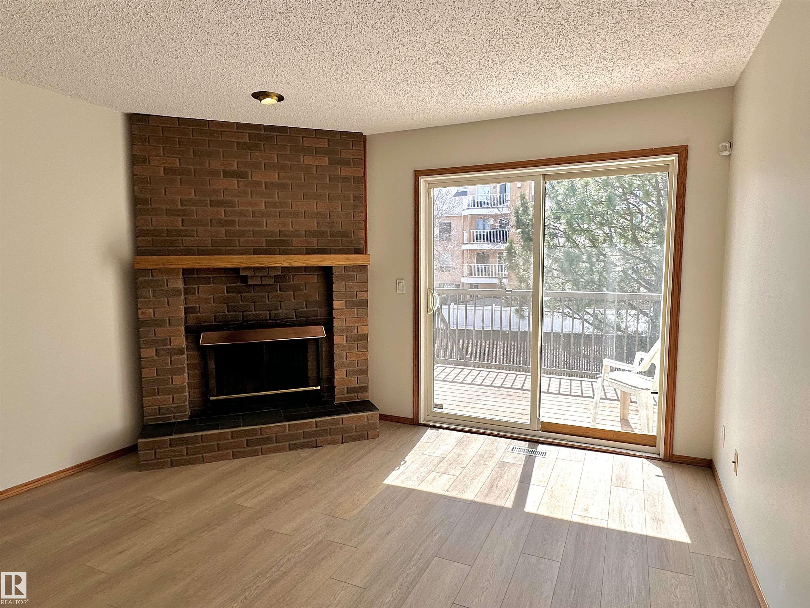 Photo 12 at 11111 157 Avenue NW, Beaumaris, Edmonton