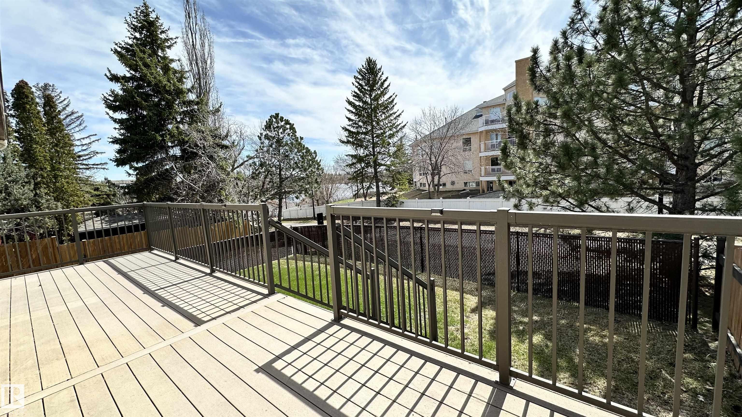 Photo 32 at 11111 157 Avenue NW, Beaumaris, Edmonton