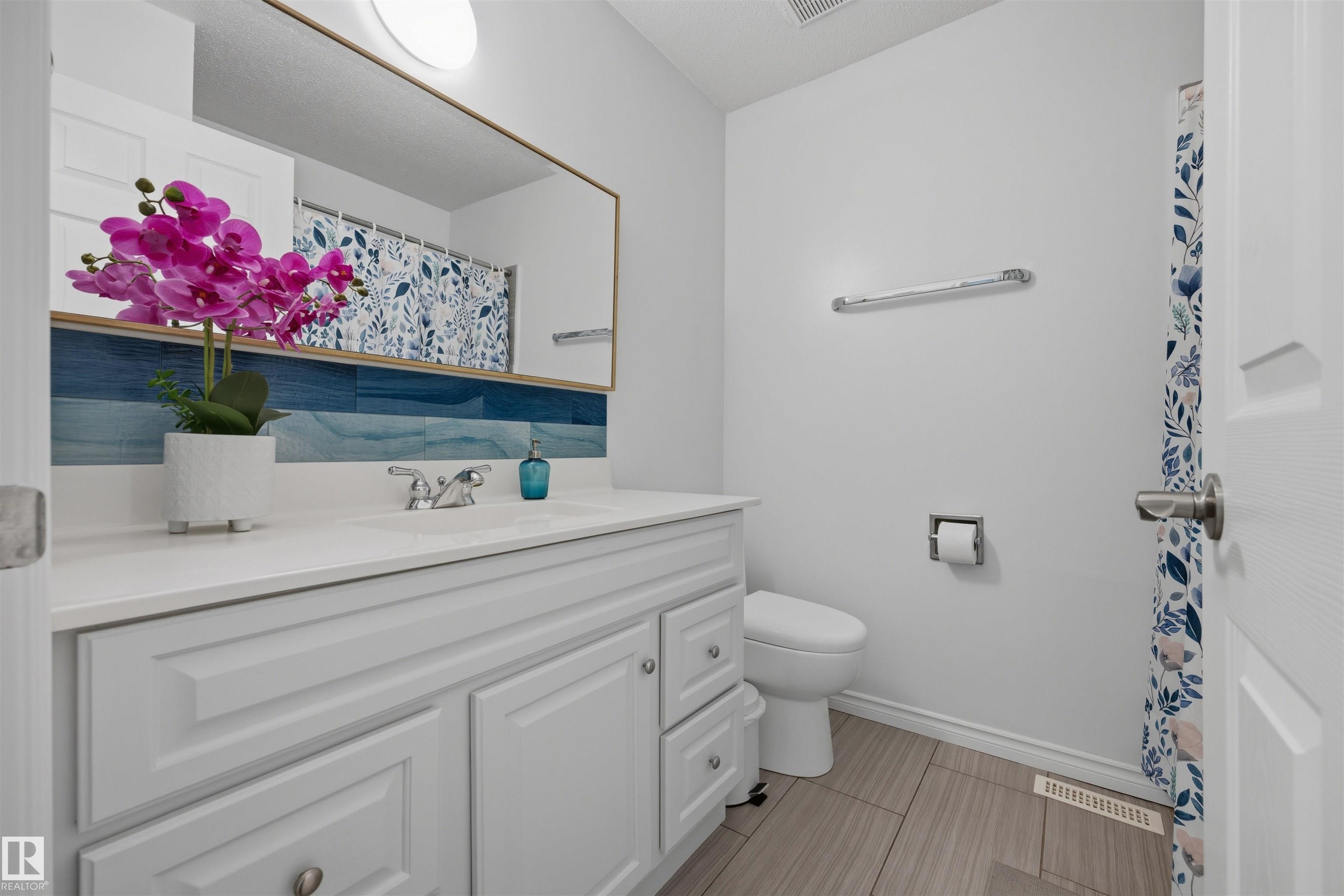 Photo 15 at 11707 150 Avenue NW, Caernarvon, Edmonton