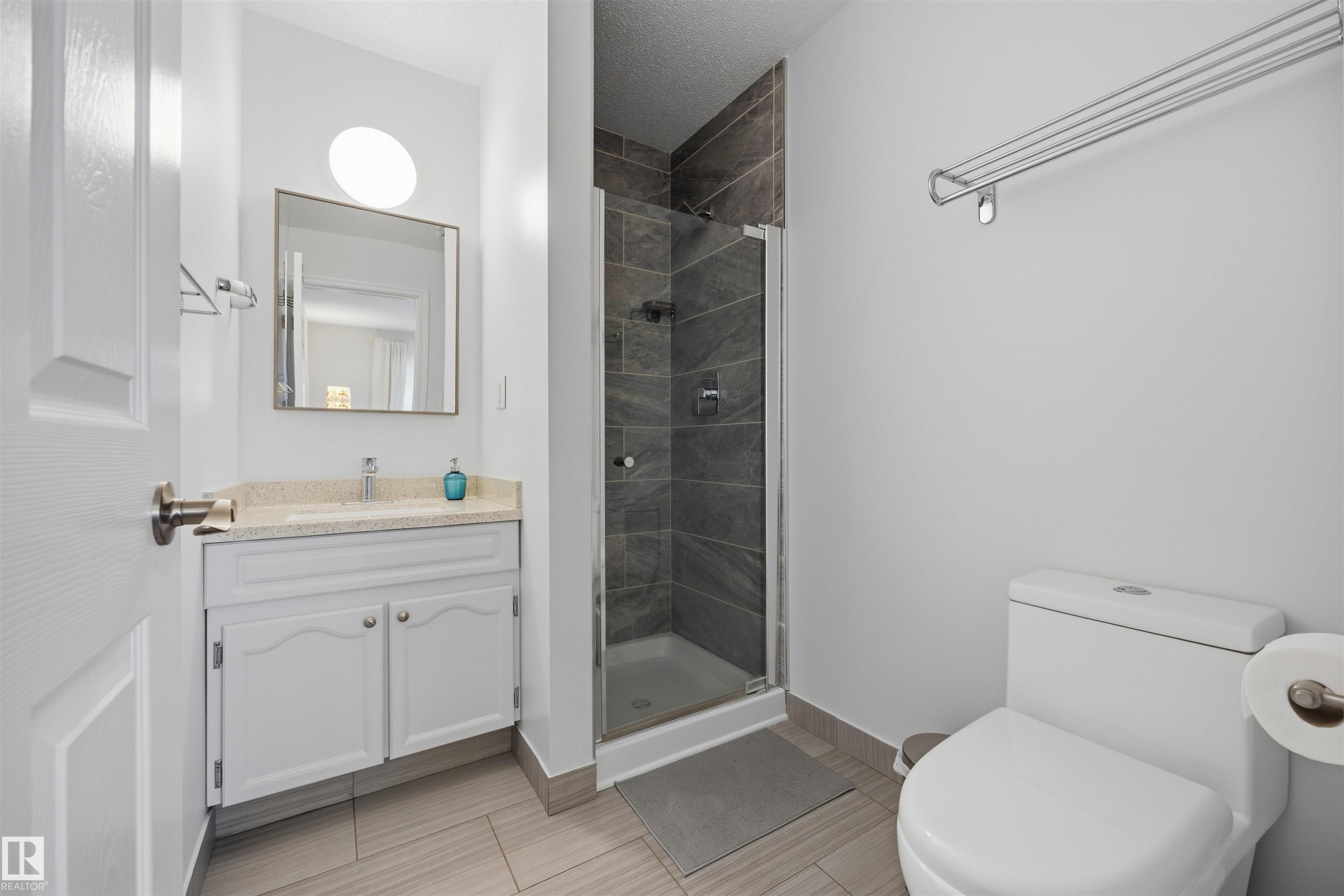 Photo 19 at 11707 150 Avenue NW, Caernarvon, Edmonton