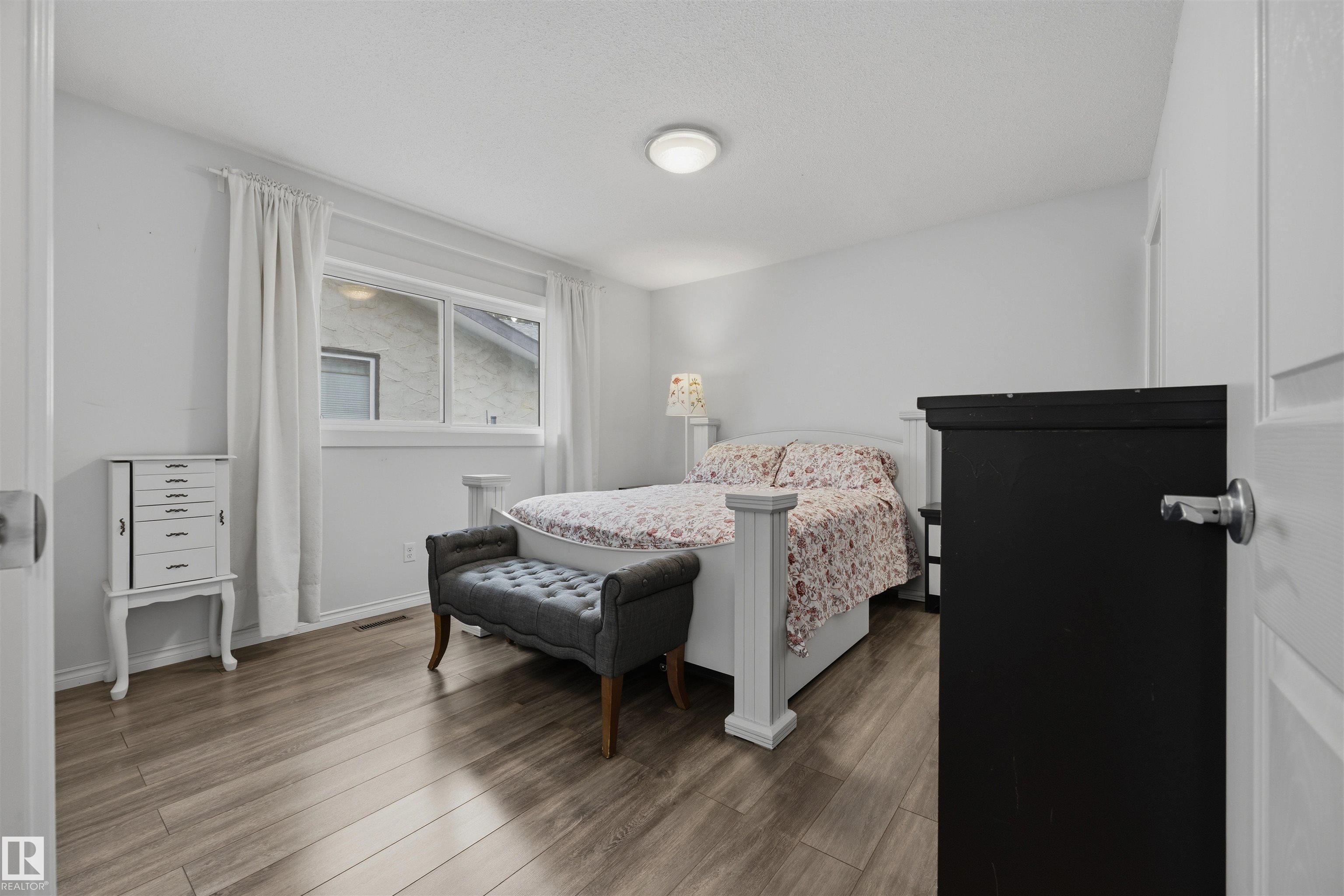 Photo 20 at 11707 150 Avenue NW, Caernarvon, Edmonton