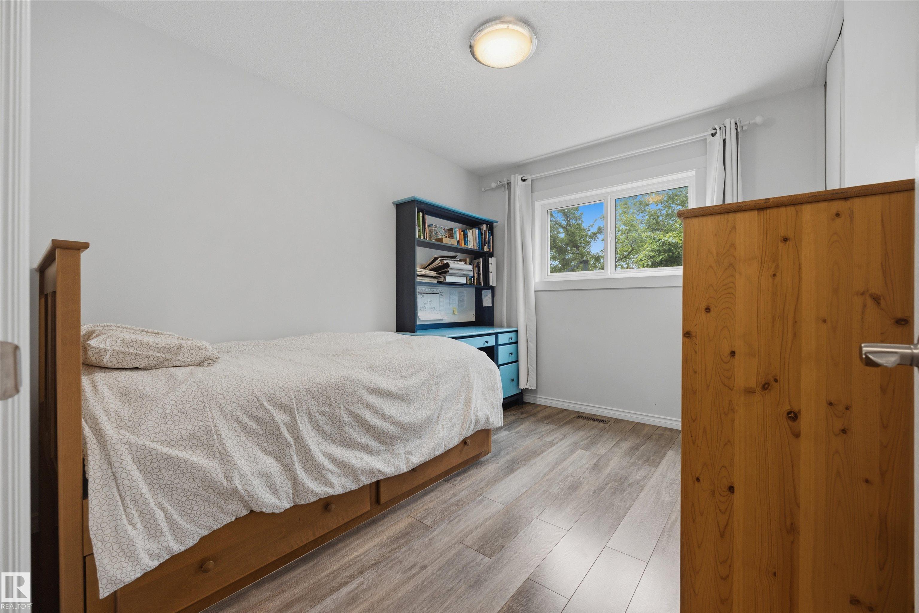 Photo 21 at 11707 150 Avenue NW, Caernarvon, Edmonton