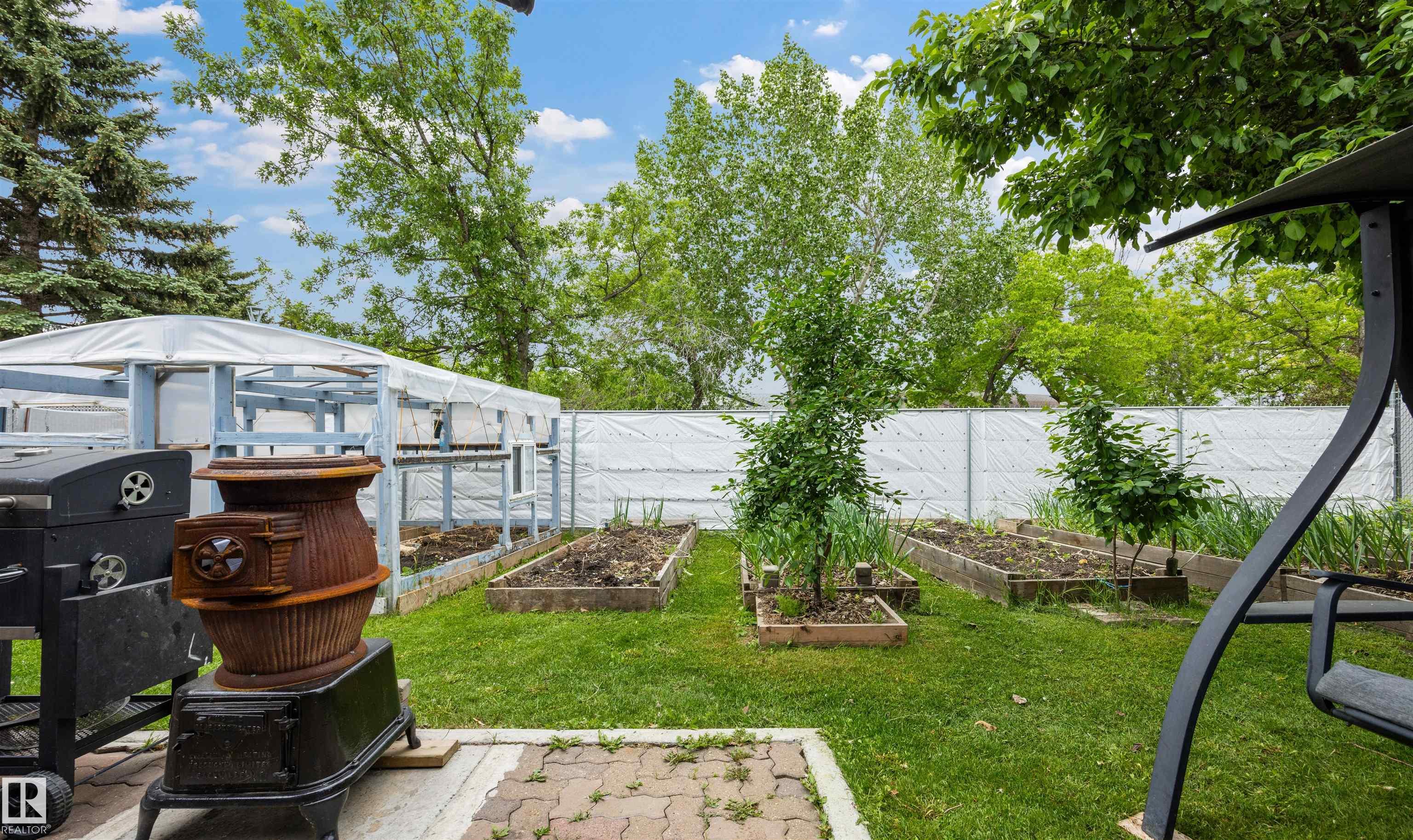 Photo 39 at 11707 150 Avenue NW, Caernarvon, Edmonton