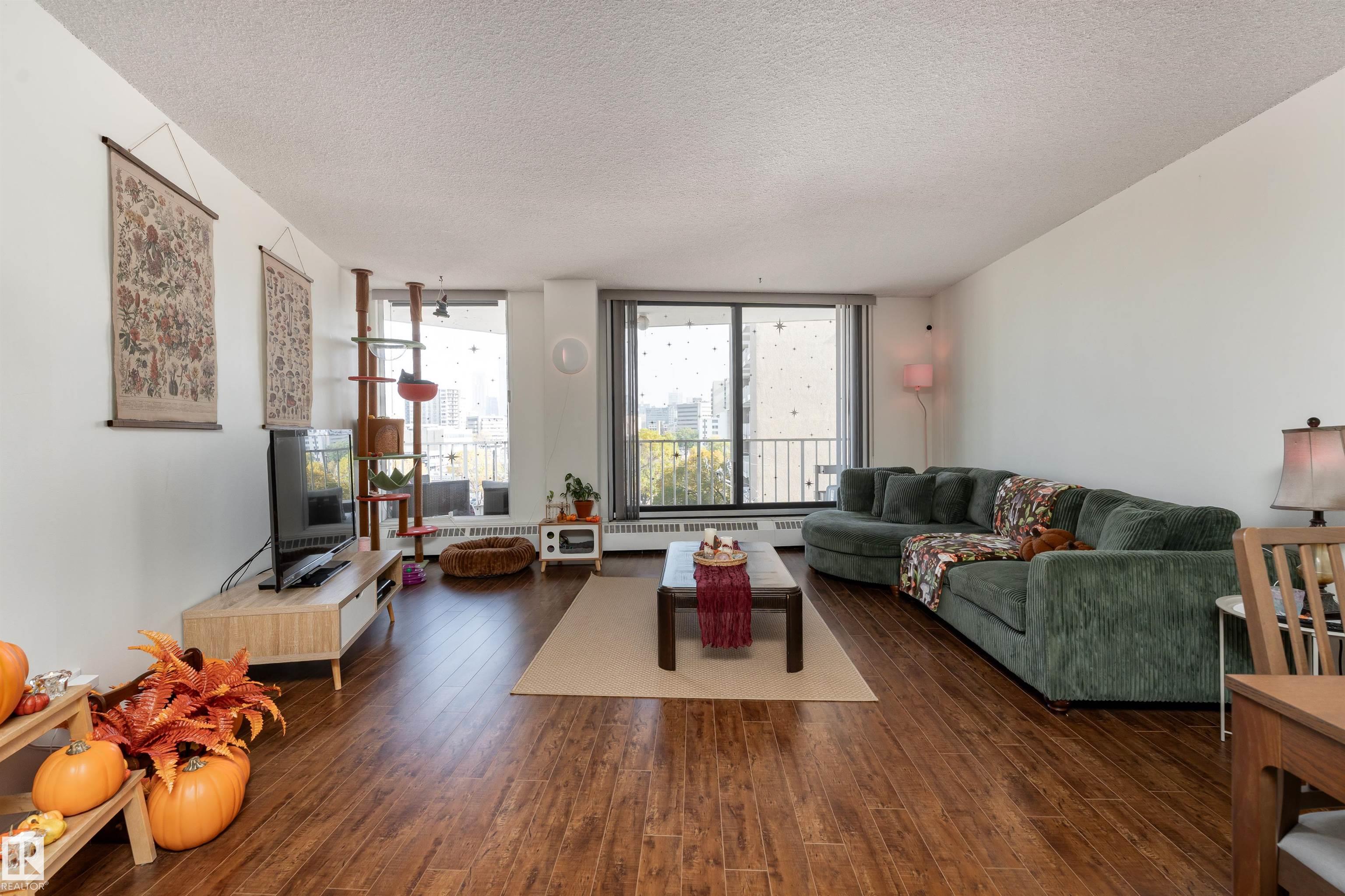 Photo 8 at 508 - 10045 117 Street NW, Wîhkwêntôwin, Edmonton