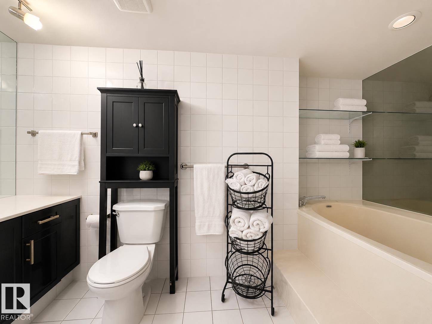 Photo 25 at 301 - 9808 103 Street NW, Downtown, Edmonton