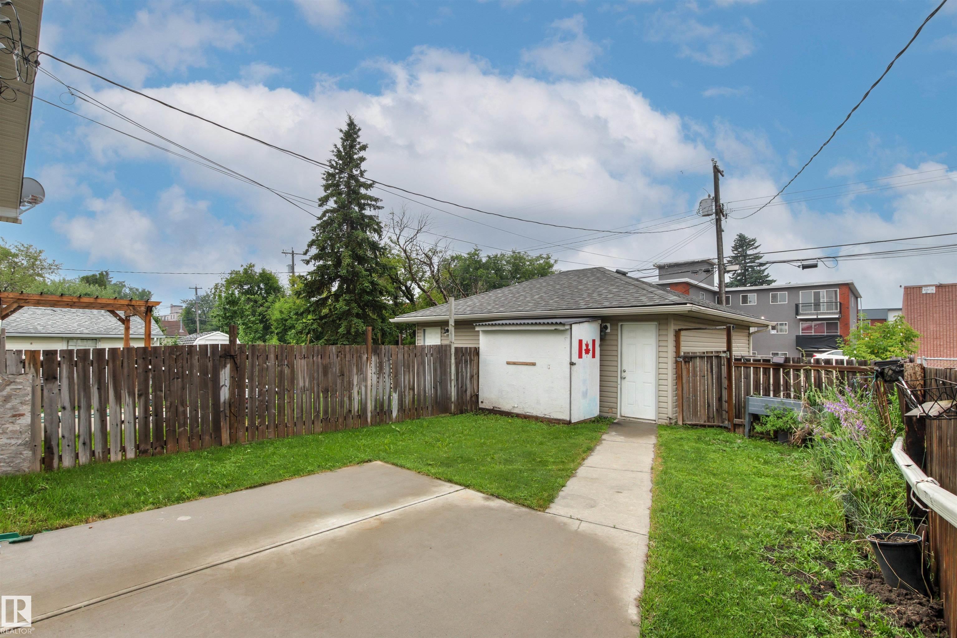 Photo 36 at 10634 155 Street NW, Canora, Edmonton