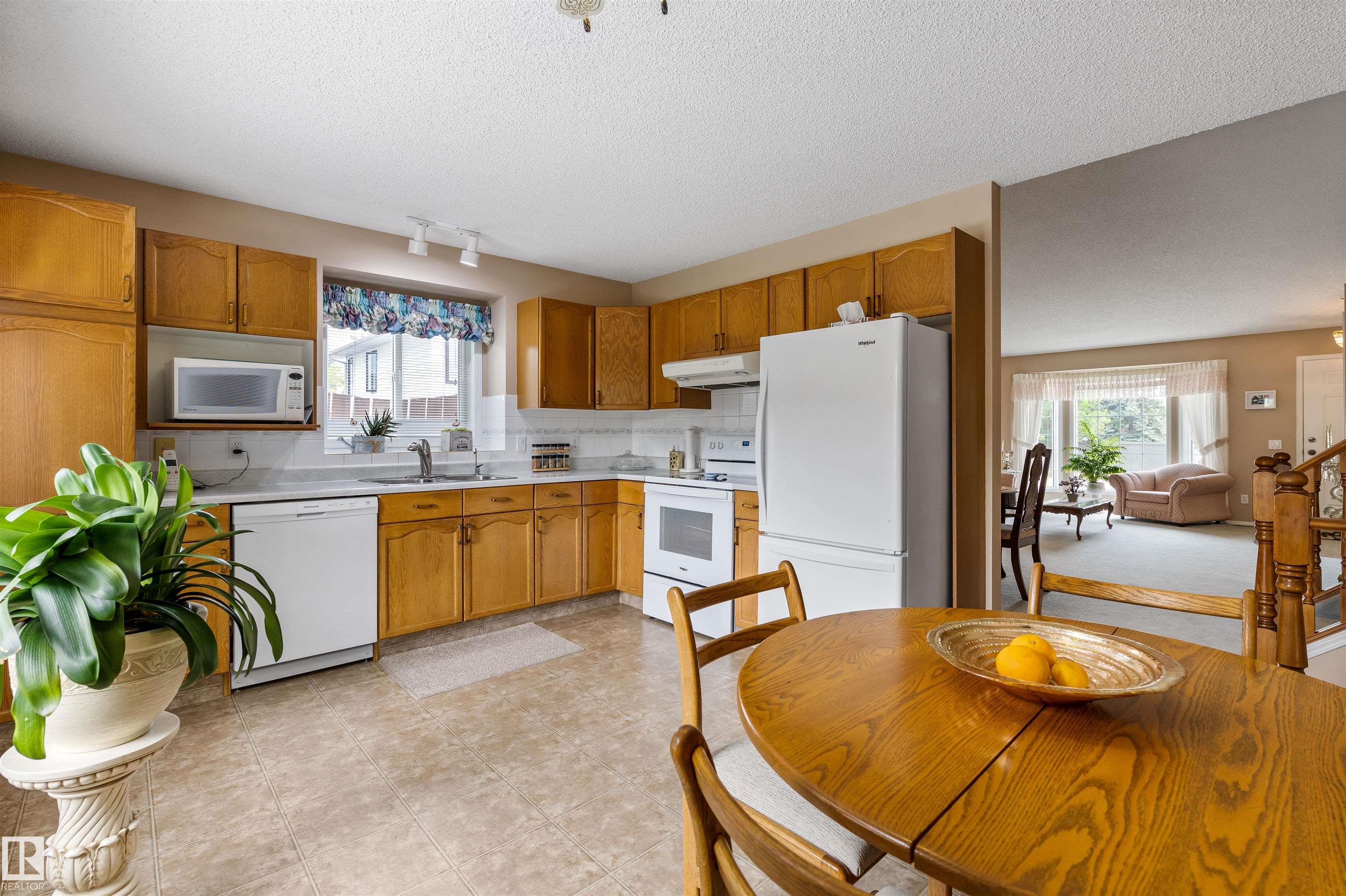 Photo 14 at 2 Dunvegan crest, Deer Ridge, St. Albert