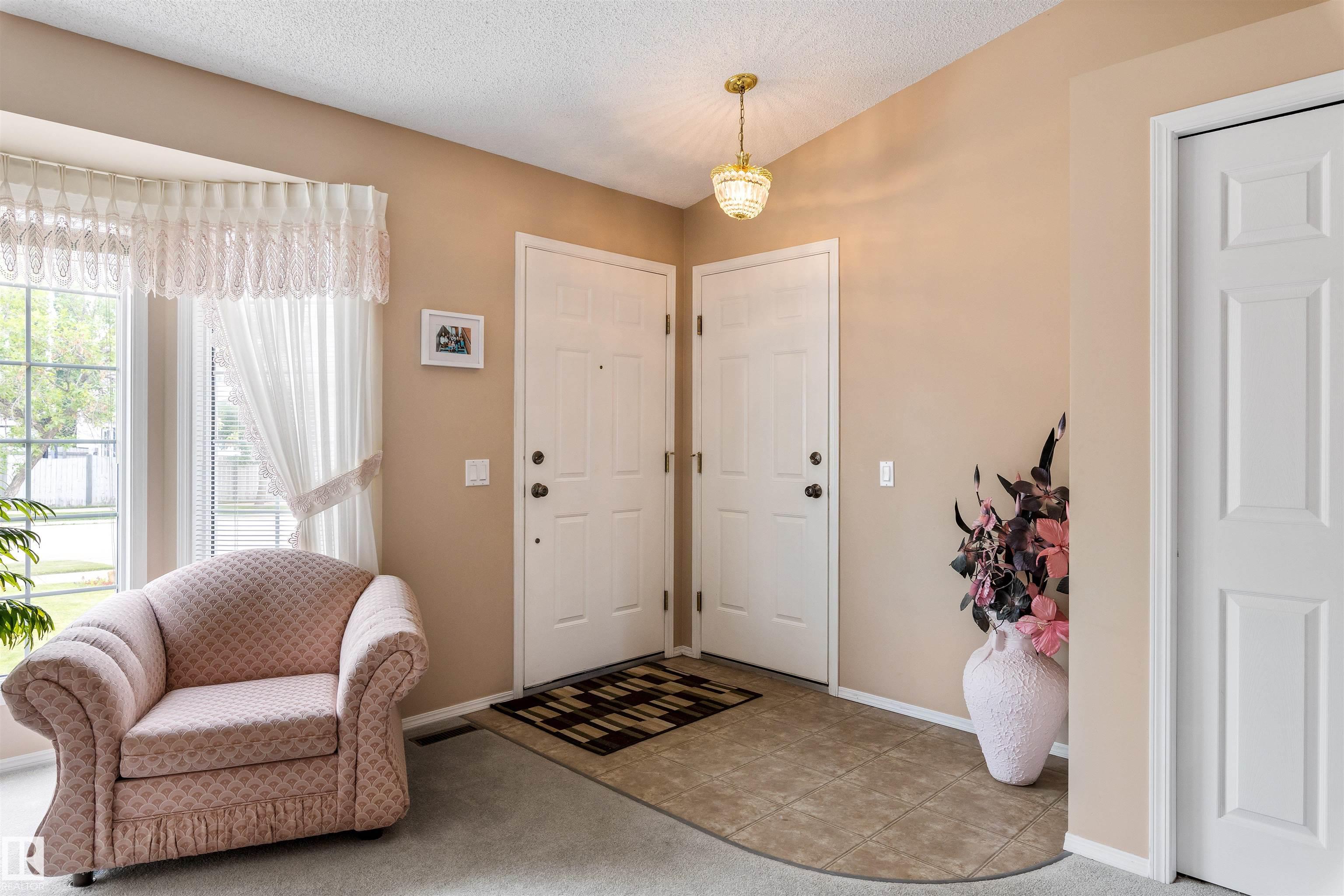 2 Dunvegan crest, Deer Ridge, St. Albert