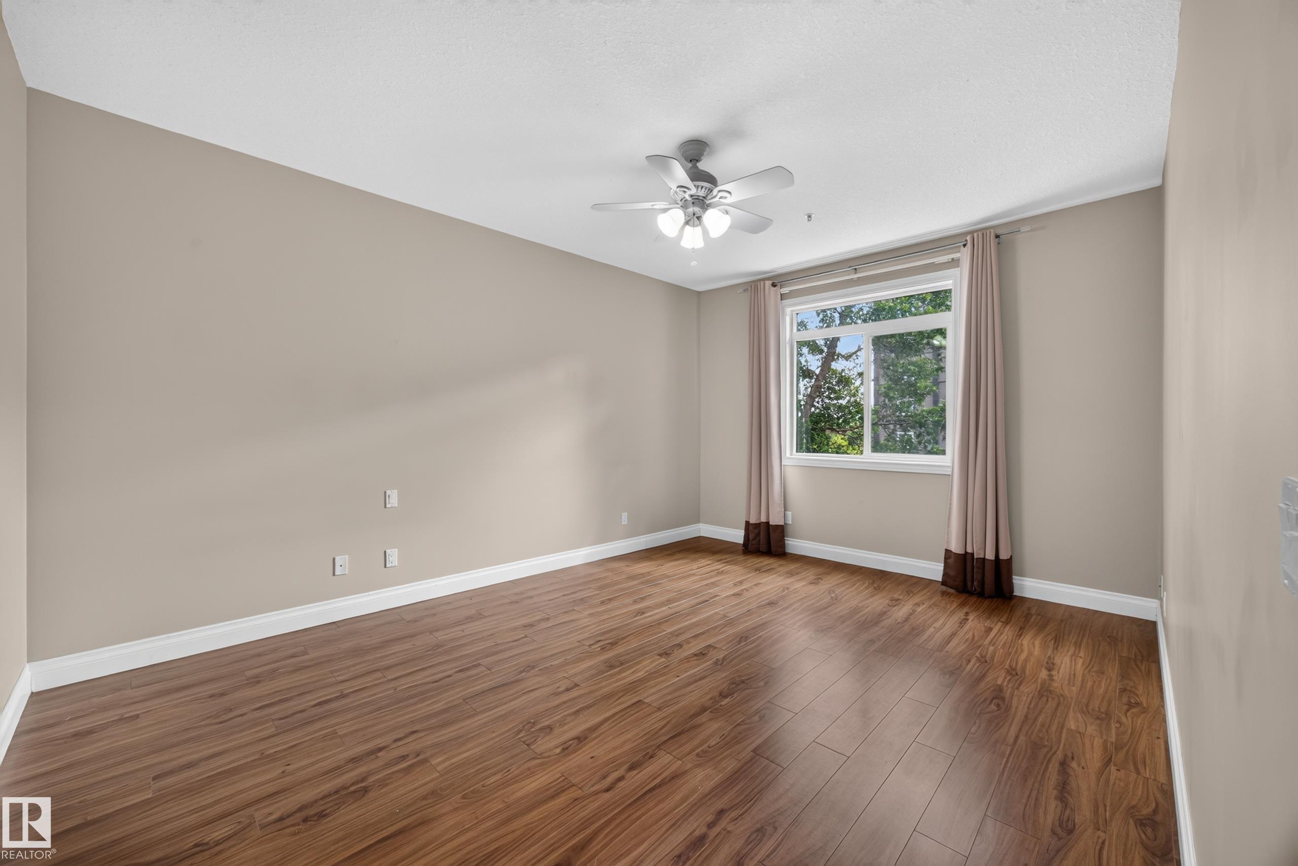 Photo 7 at 401 - 10178 117 Street NW, Wîhkwêntôwin, Edmonton