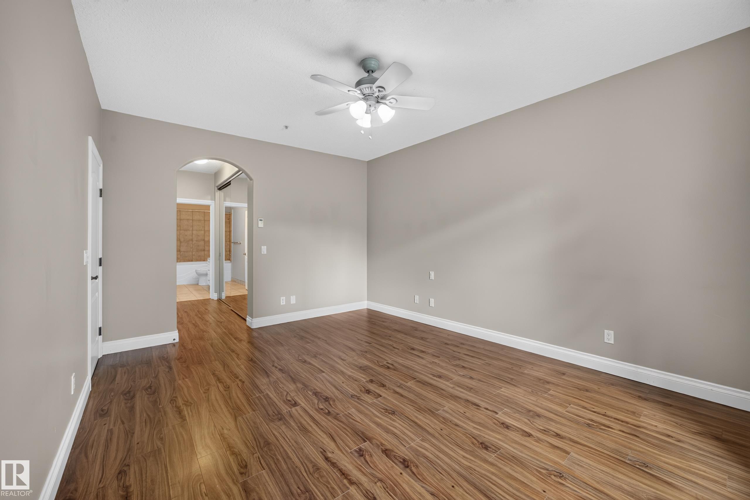 Photo 8 at 401 - 10178 117 Street NW, Wîhkwêntôwin, Edmonton
