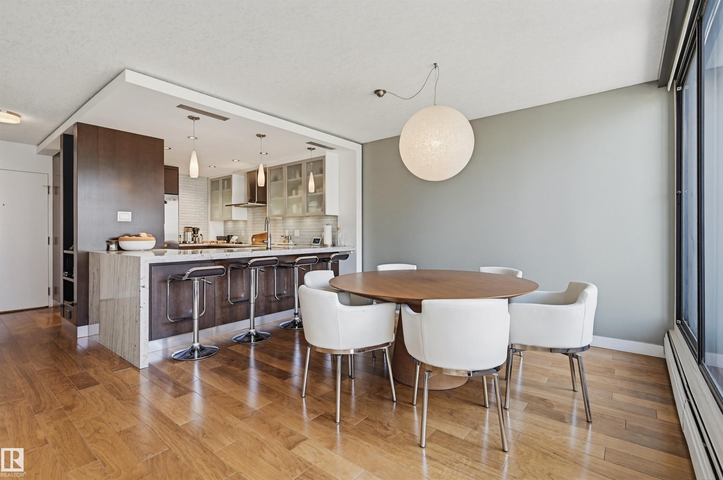 Photo 10 at 806 - 10045 118 Street NW, Wîhkwêntôwin, Edmonton