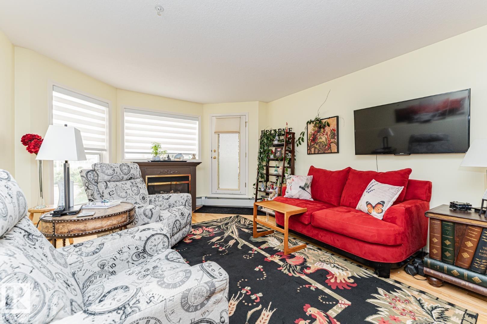 Photo 13 at 911 Rabbit Hill Road NW, Falconer Heights, Edmonton