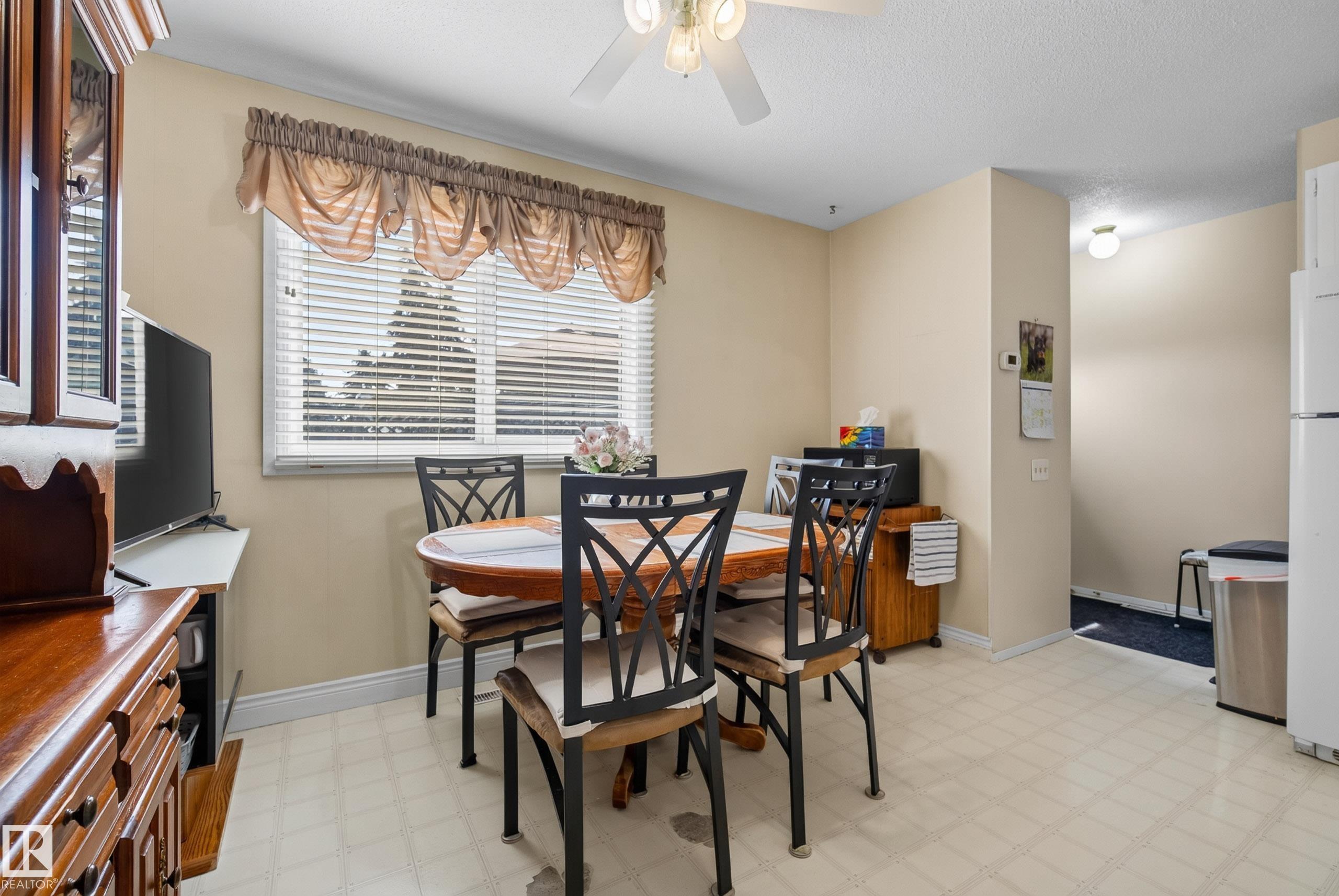 Photo 6 at 117 Mayfair Mews NW, Northmount, Edmonton
