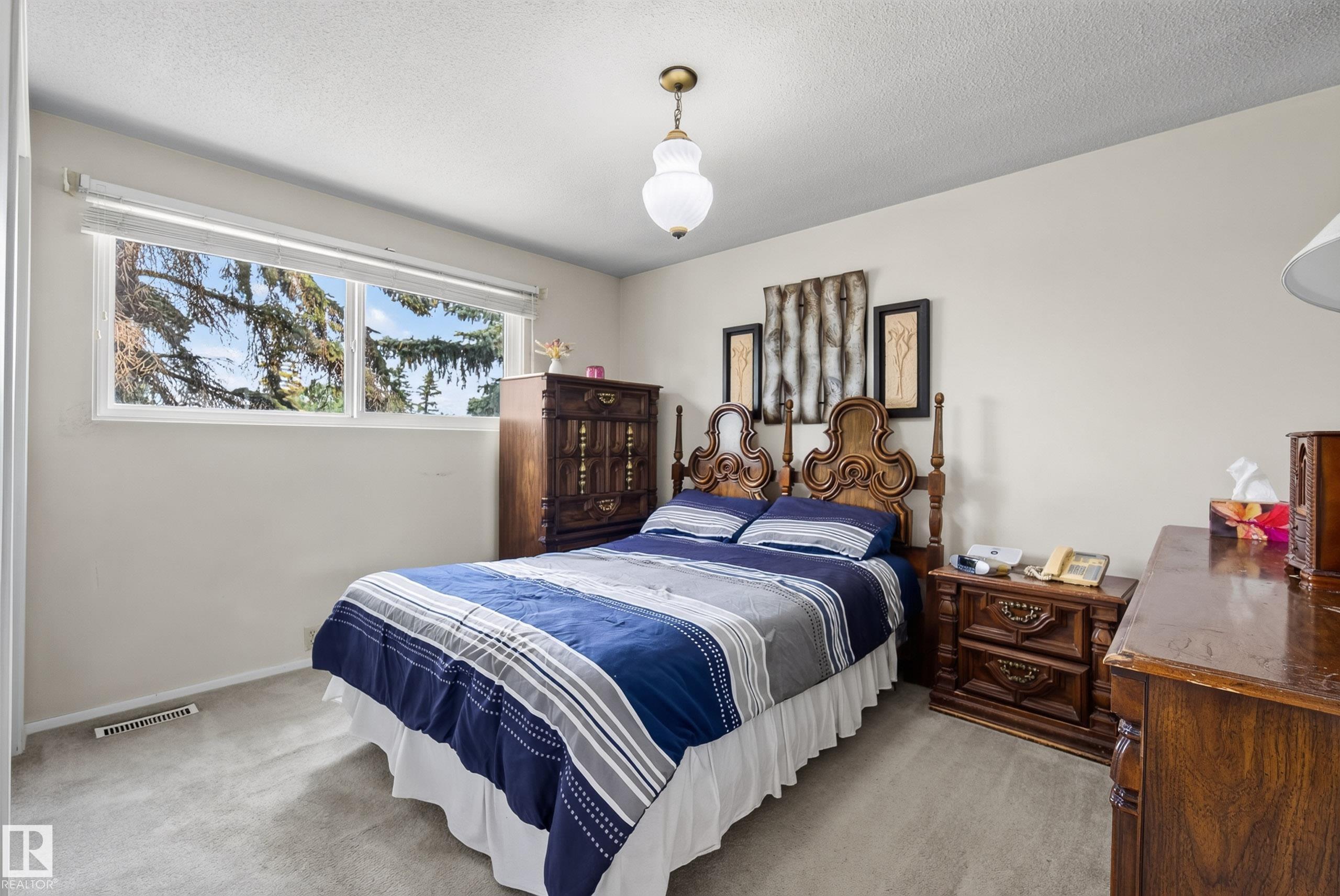 Photo 8 at 117 Mayfair Mews NW, Northmount, Edmonton