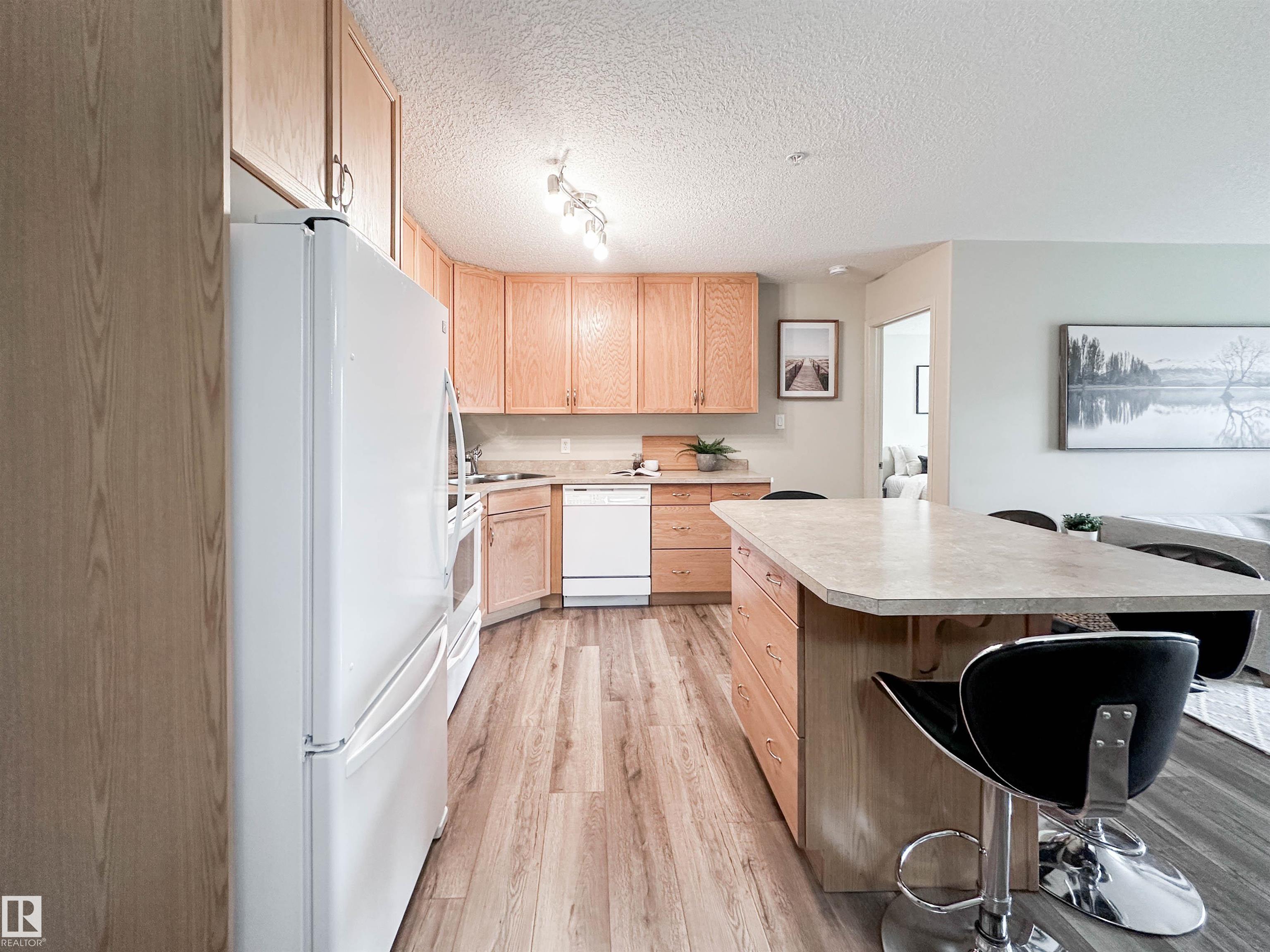 Photo 13 at 140 - 78B Mckenney Avenue, Mission, St. Albert