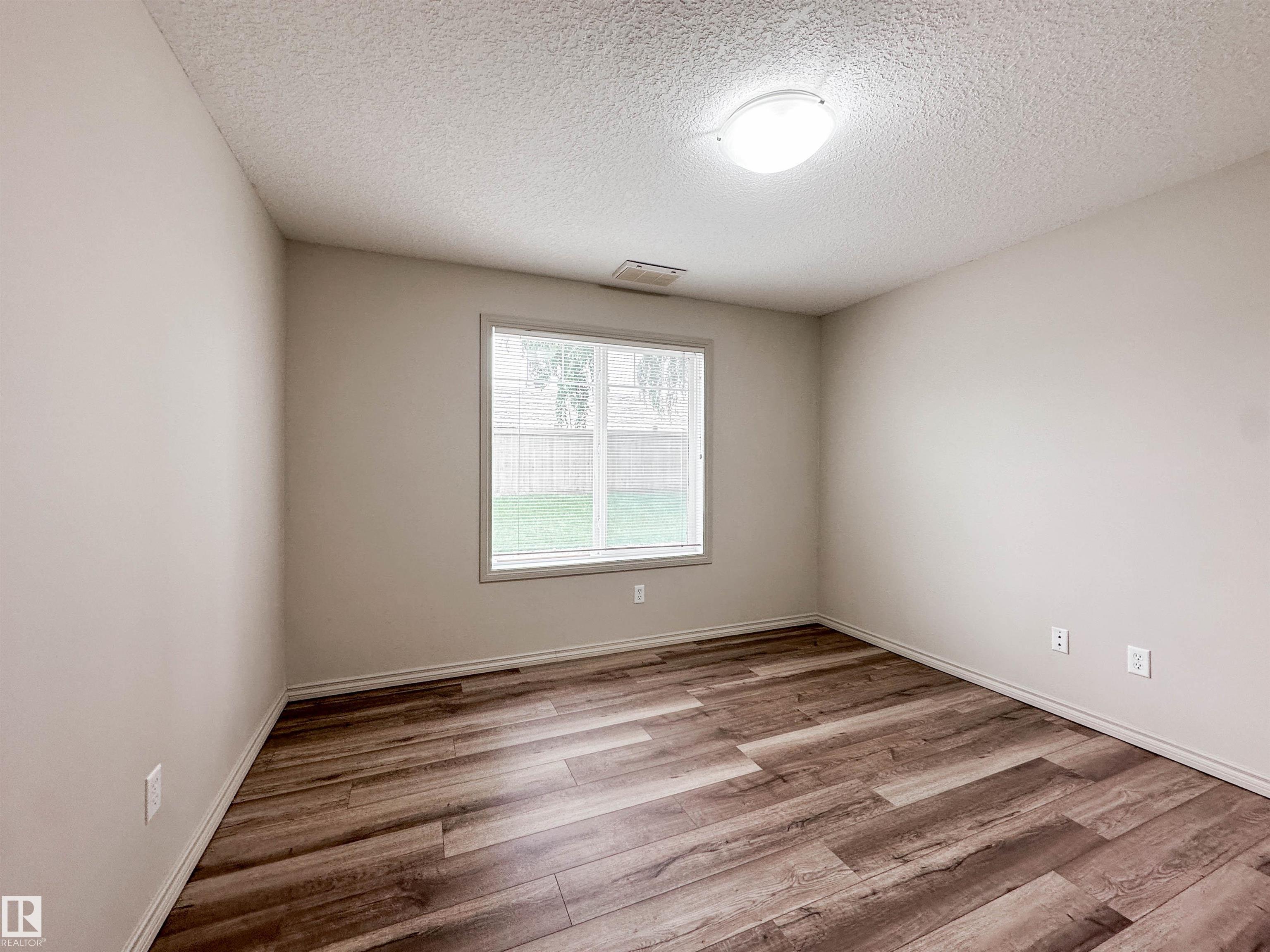 Photo 31 at 140 - 78B Mckenney Avenue, Mission, St. Albert