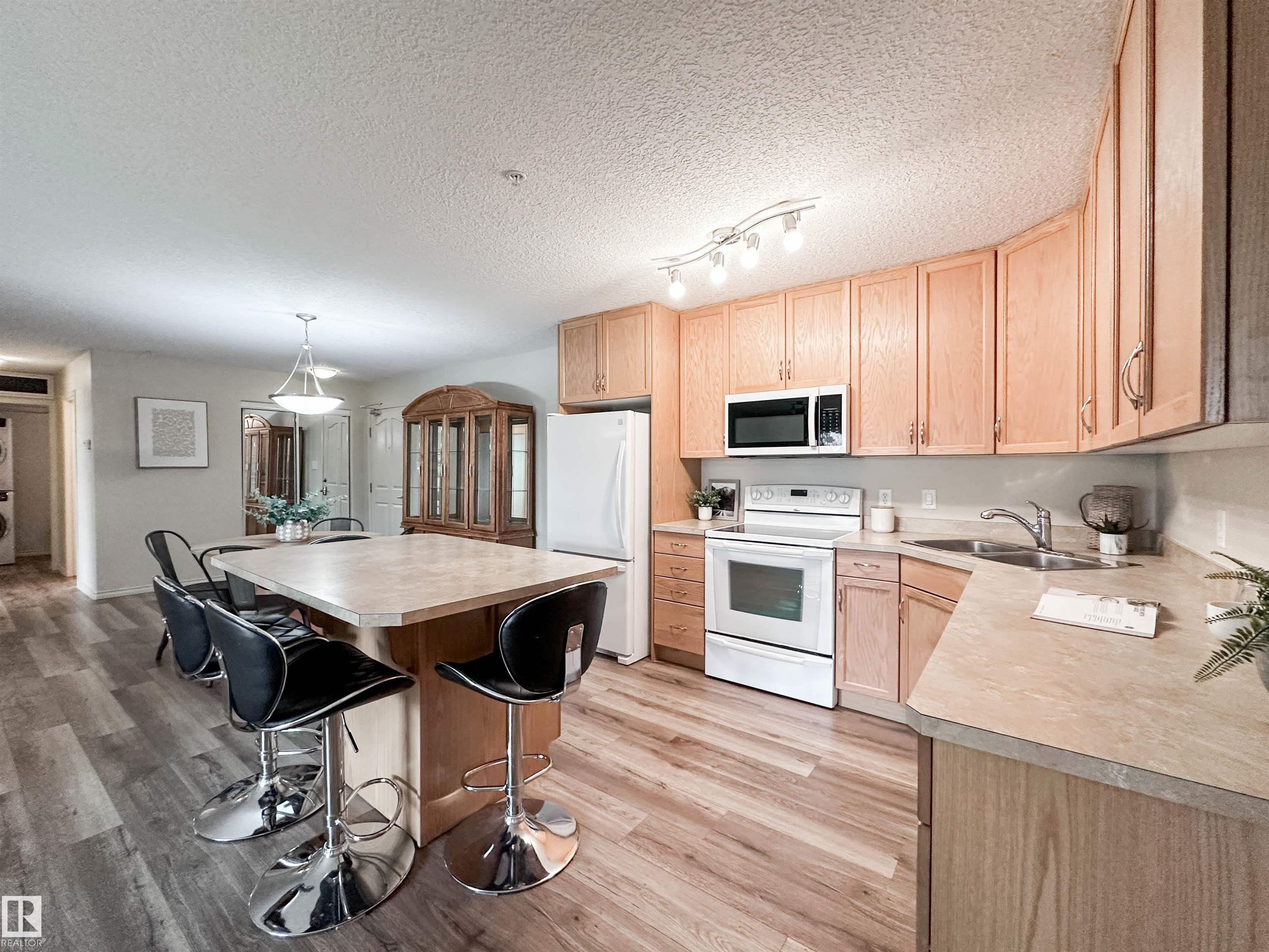 Photo 10 at 140 - 78B Mckenney Avenue, Mission, St. Albert