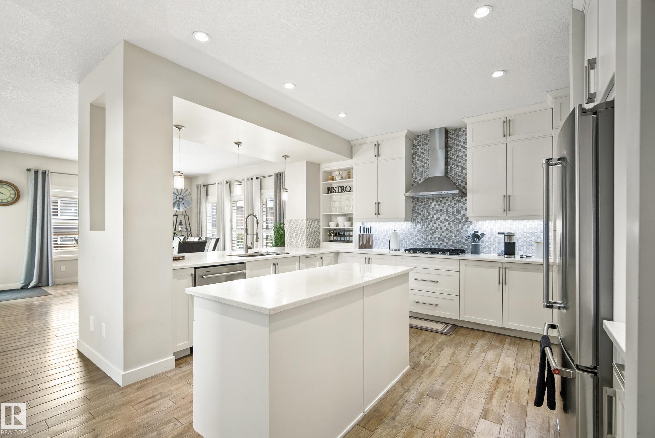 Photo 6 at 5966 Edmonds Crescent NW, Edgemont, Edmonton