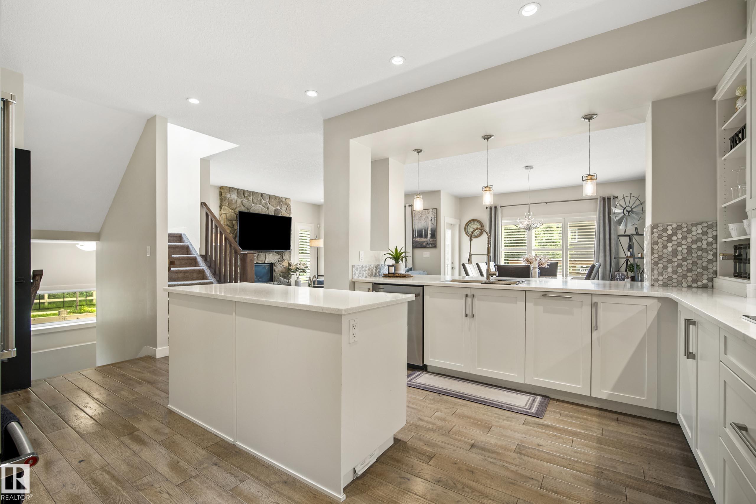 Photo 9 at 5966 Edmonds Crescent NW, Edgemont, Edmonton