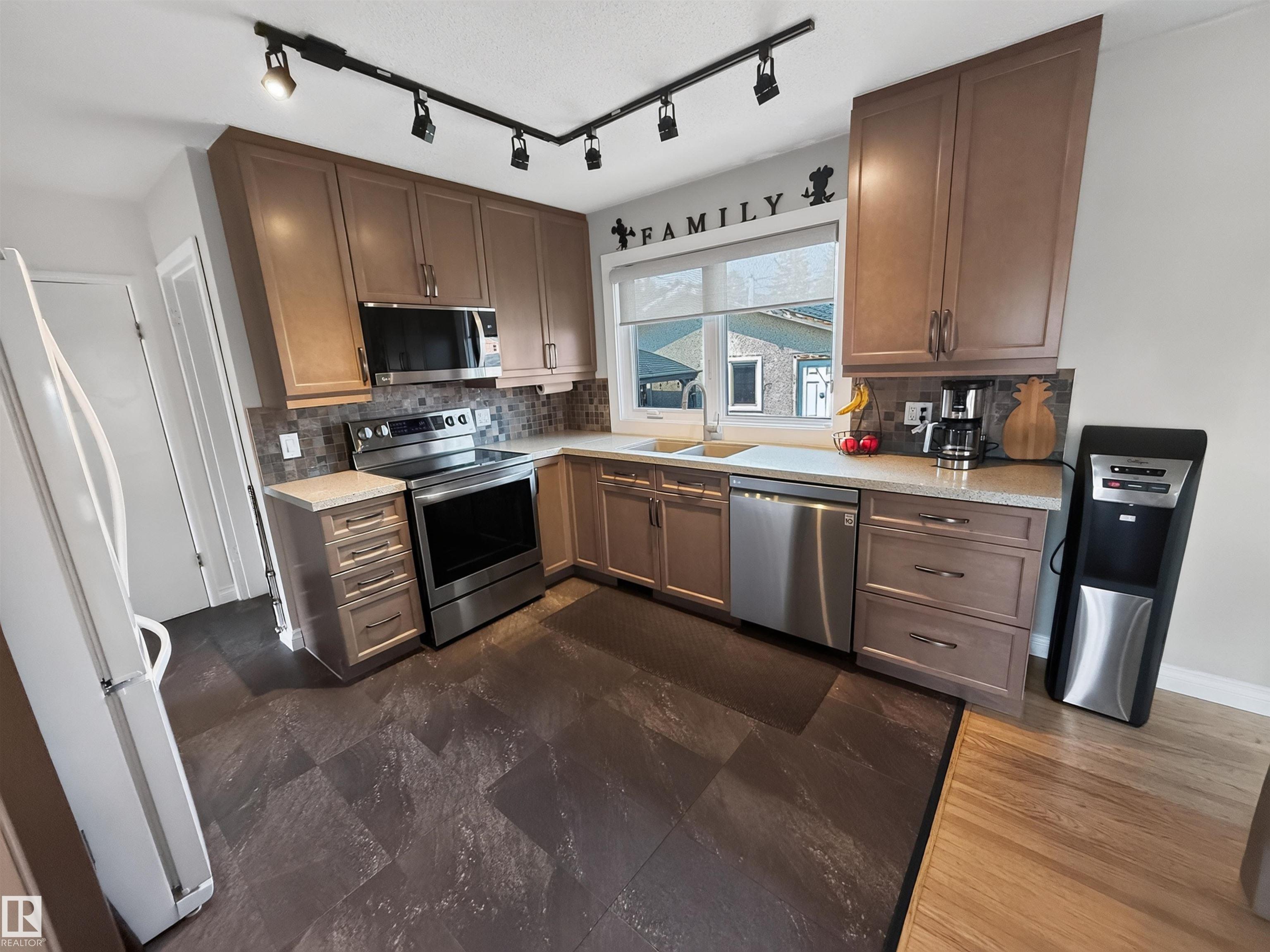 16046 95 Avenue NW, Glenwood, Edmonton