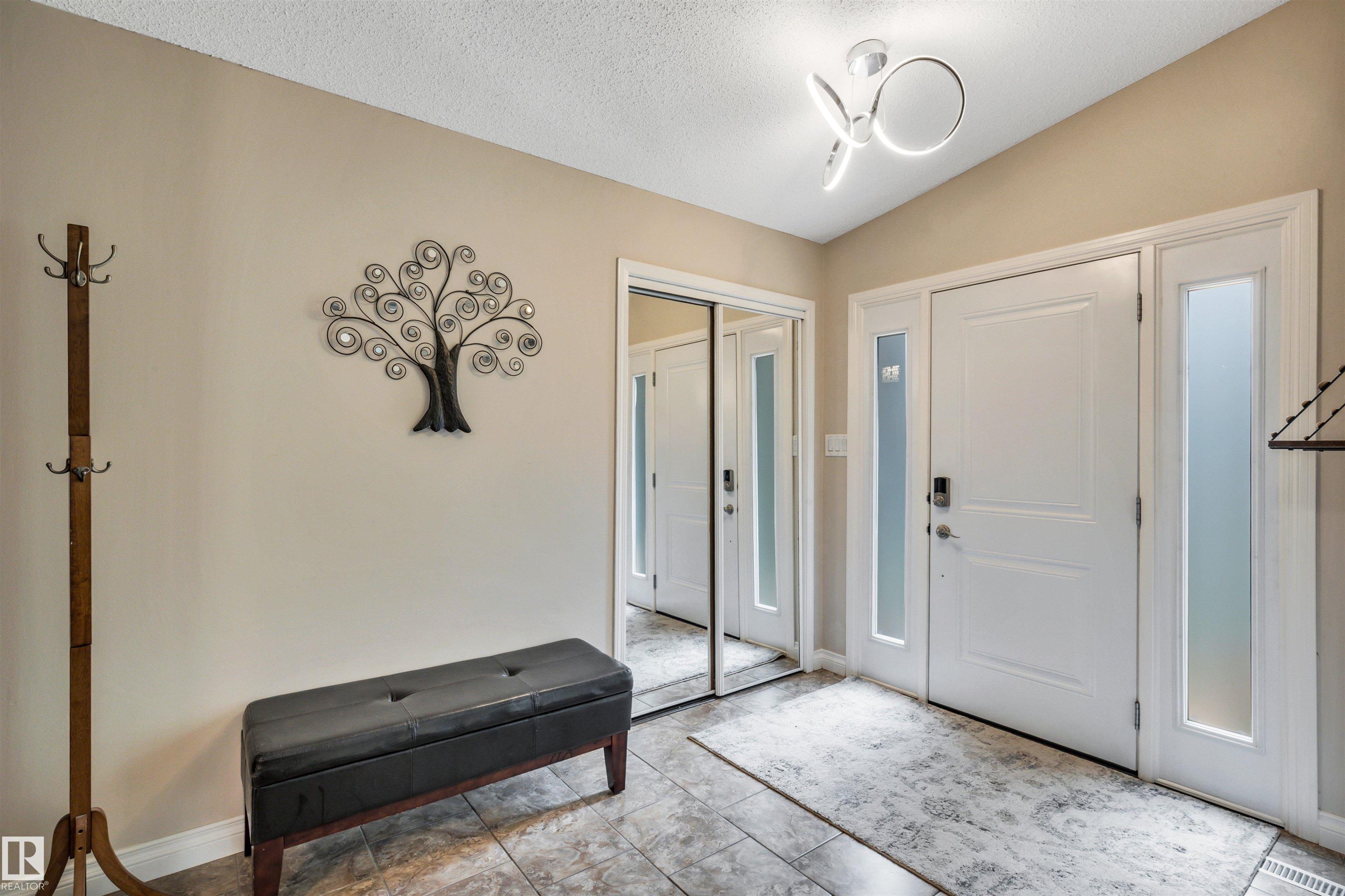 3 Flint Crescent, Forest Lawn, St. Albert