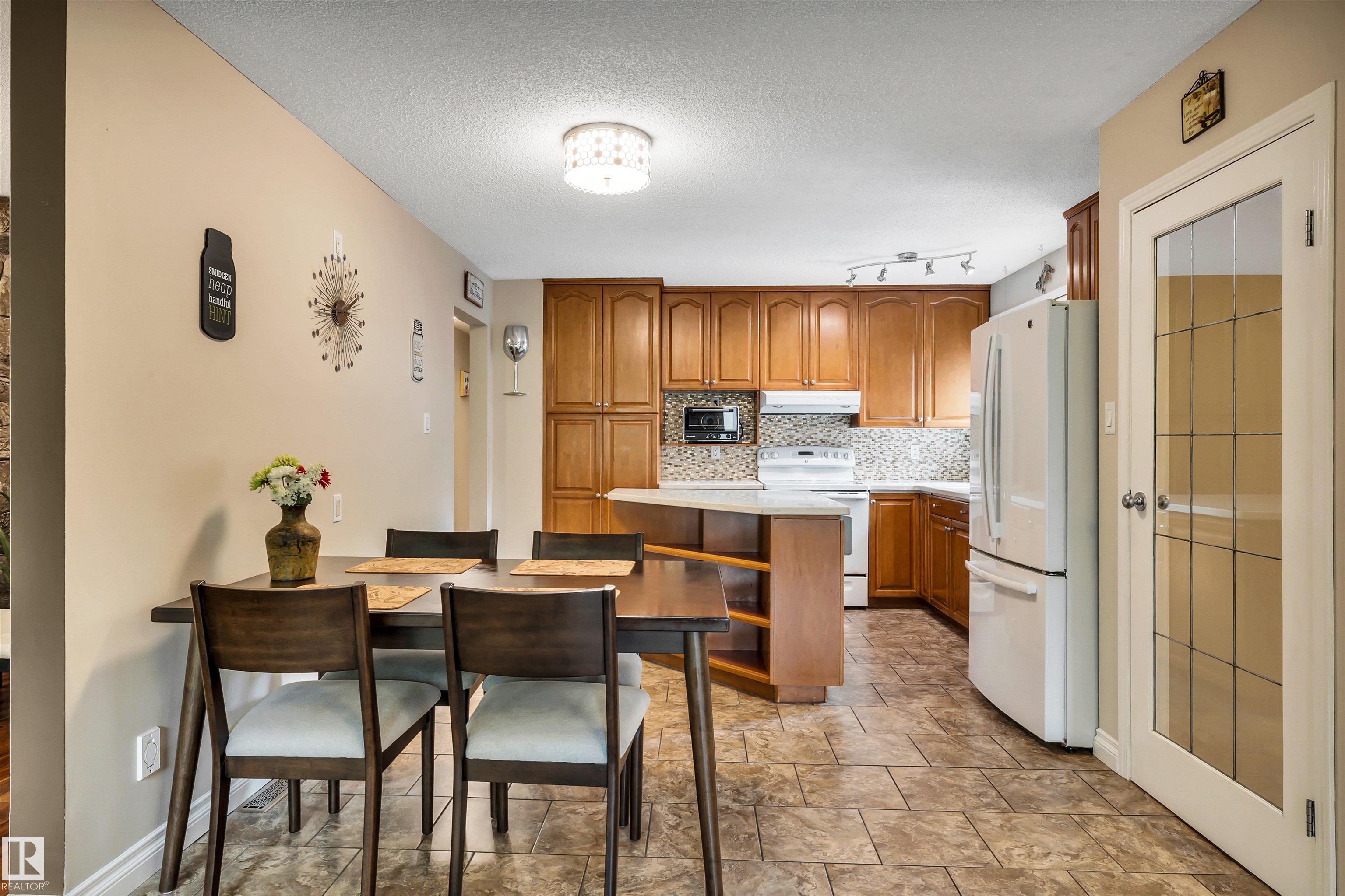 Photo 10 at 3 Flint Crescent, Forest Lawn, St. Albert