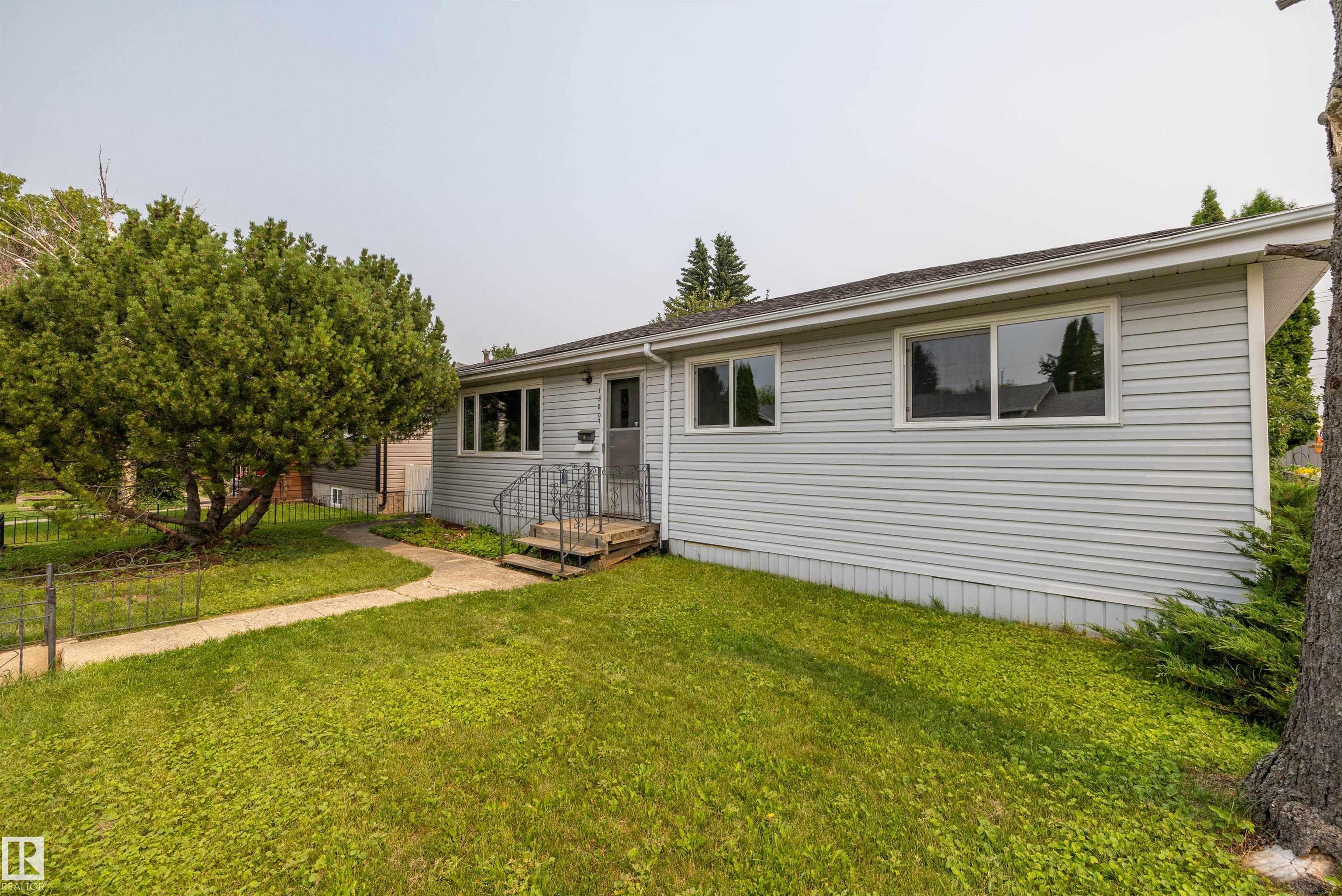 Listing photo thumbnail