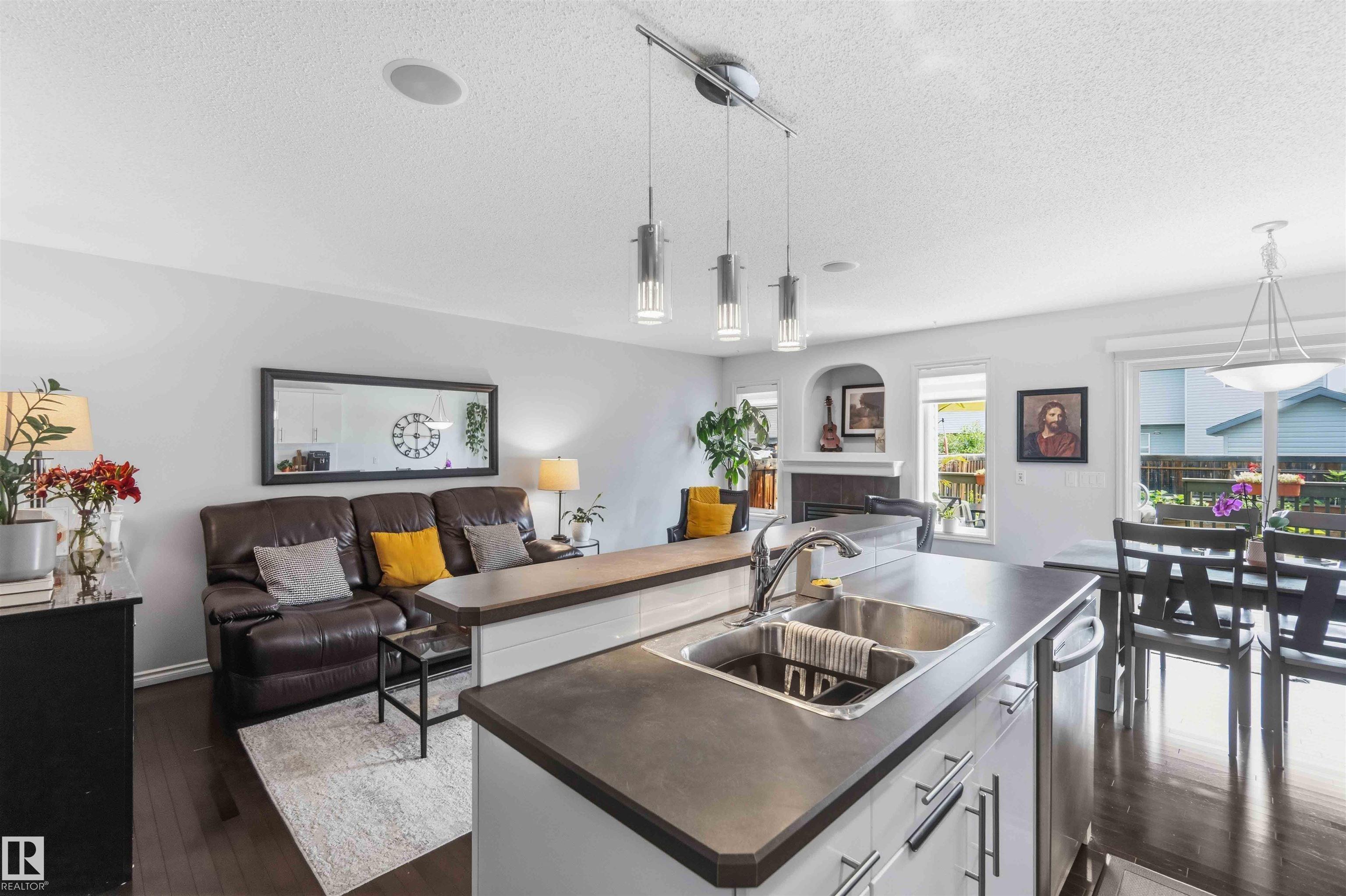 Photo 8 at 7 Catalina Court, Sienna, Fort Saskatchewan