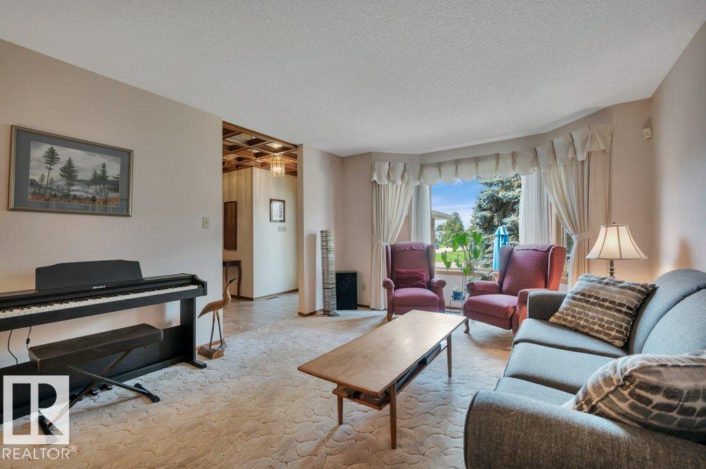 Photo 8 at 1403 69 Street NW, Menisa, Edmonton
