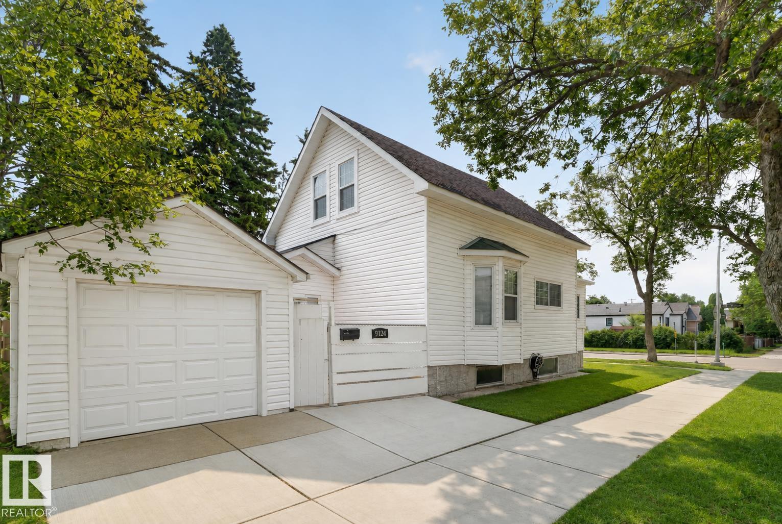 Photo 16 at 9124 119 Avenue NW, Alberta Avenue, Edmonton